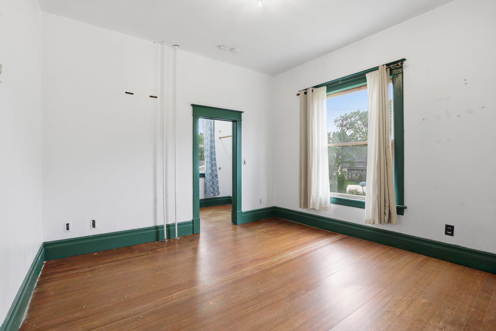 141 S Howard St - Photo 26