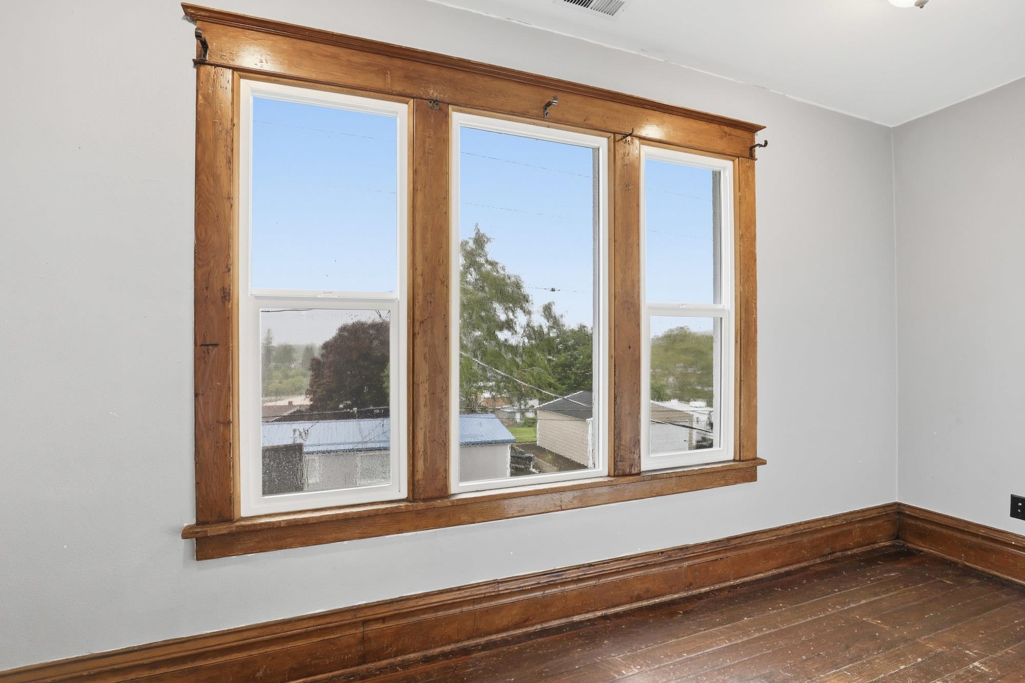 141 S Howard St - Photo 35