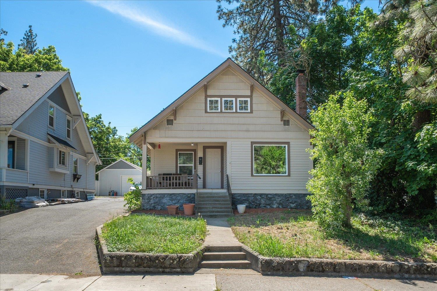 318 E 29th Ave - Photo 1