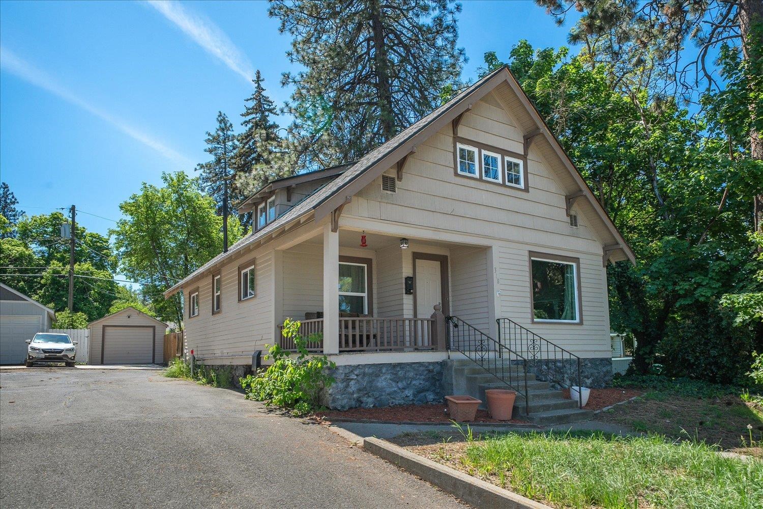 318 E 29th Ave - Photo 2