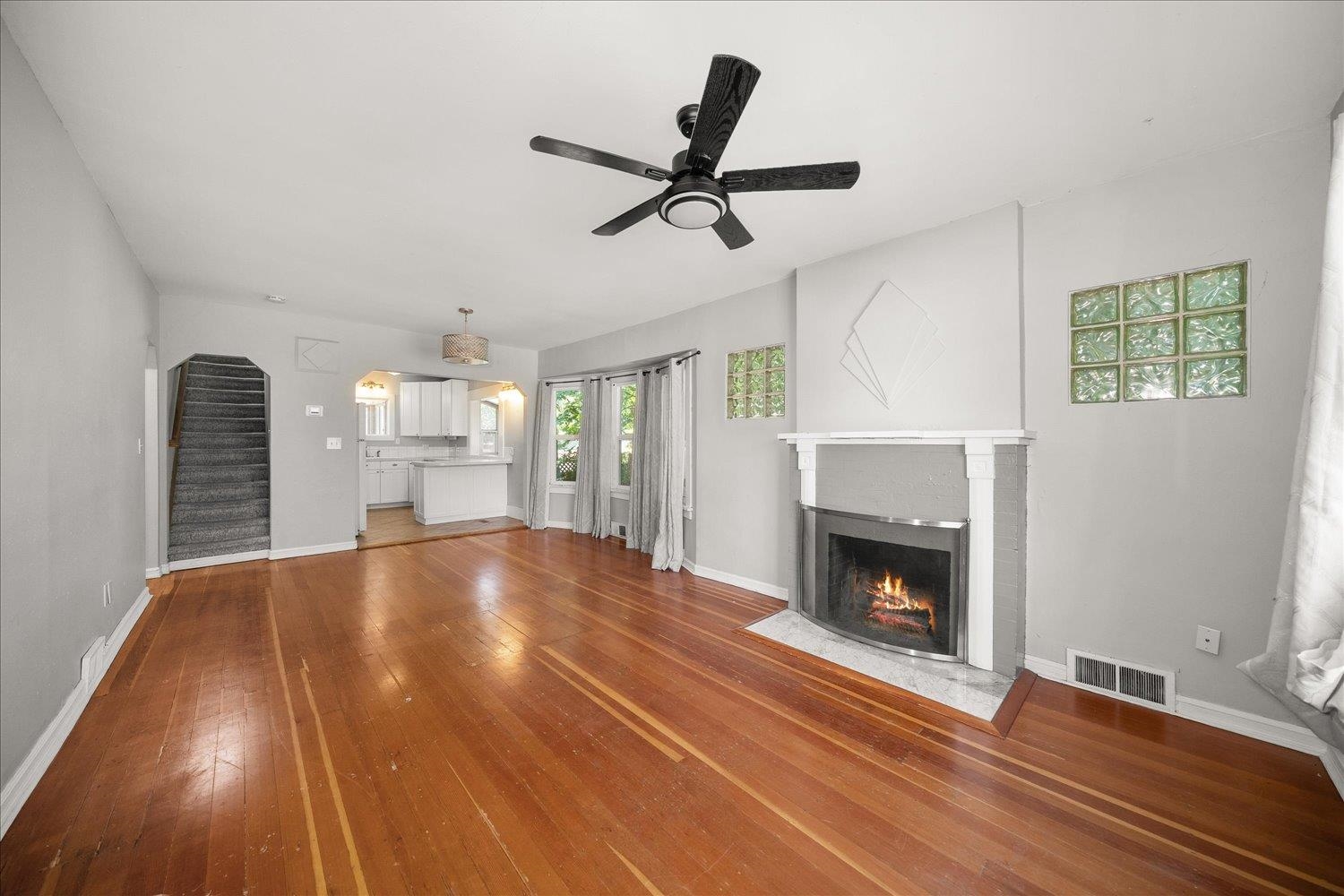 318 E 29th Ave - Photo 4