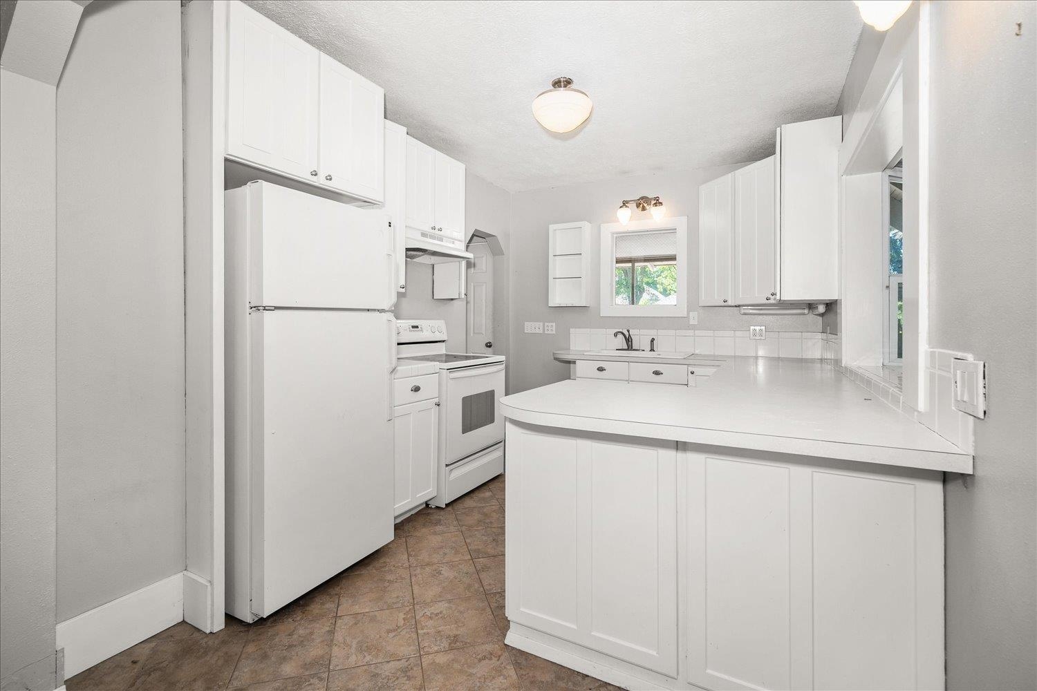 318 E 29th Ave - Photo 12