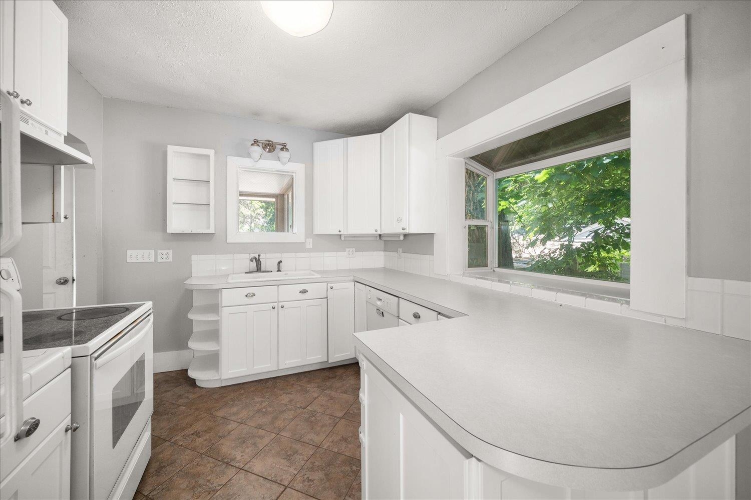 318 E 29th Ave - Photo 13