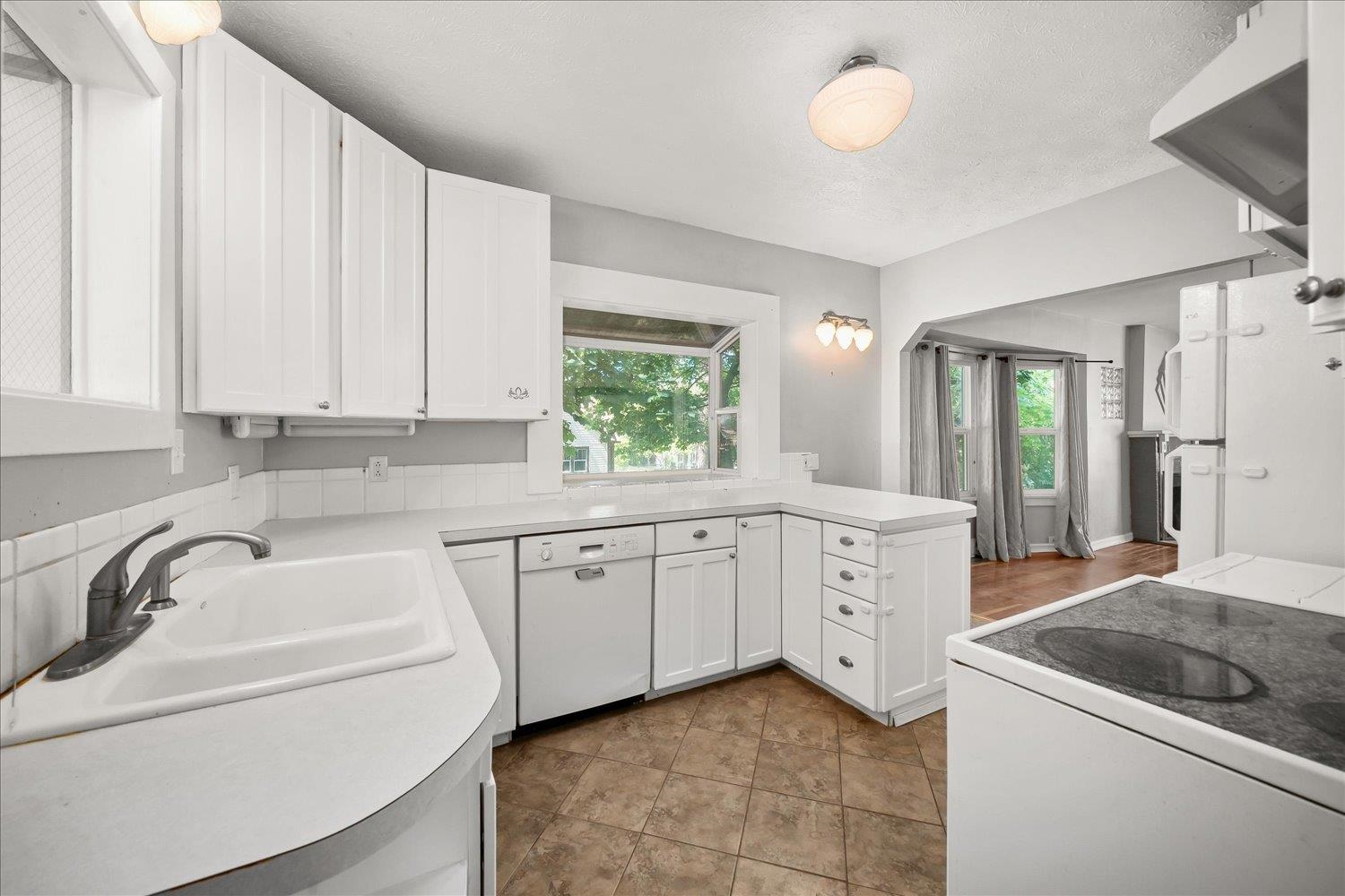 318 E 29th Ave - Photo 10