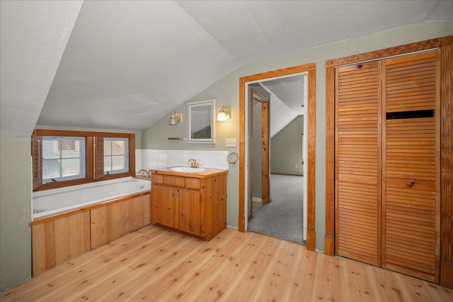 318 E 29th Ave - Photo 25