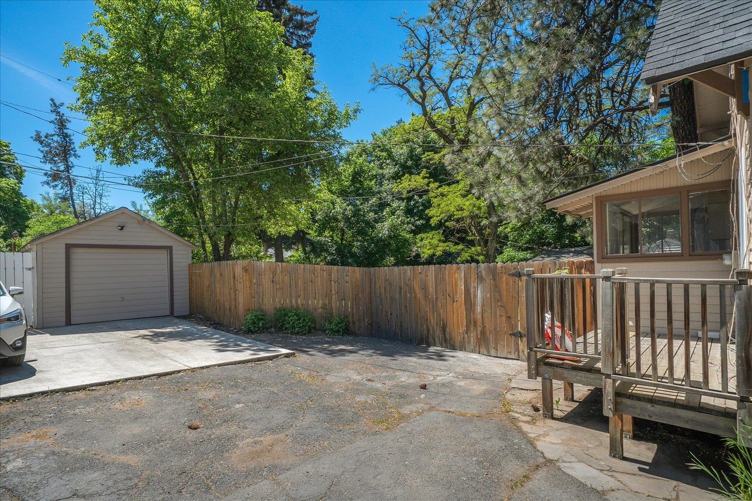 318 E 29th Ave - Photo 36
