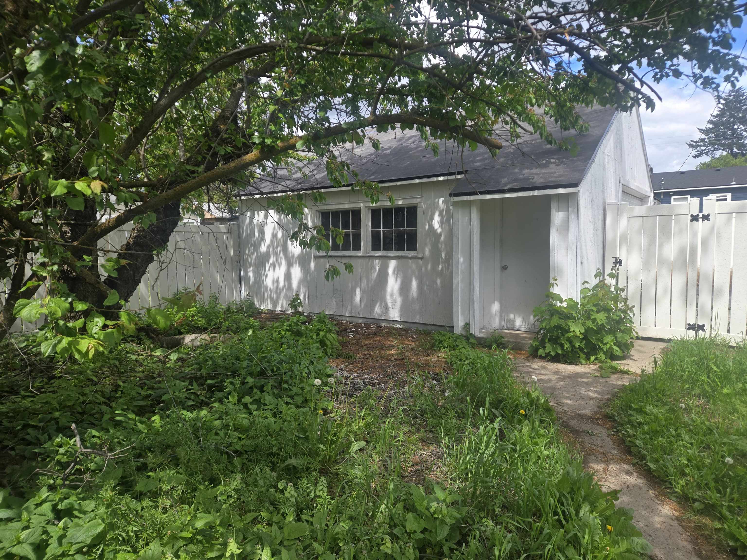 811 E 38TH Ave - Photo 15