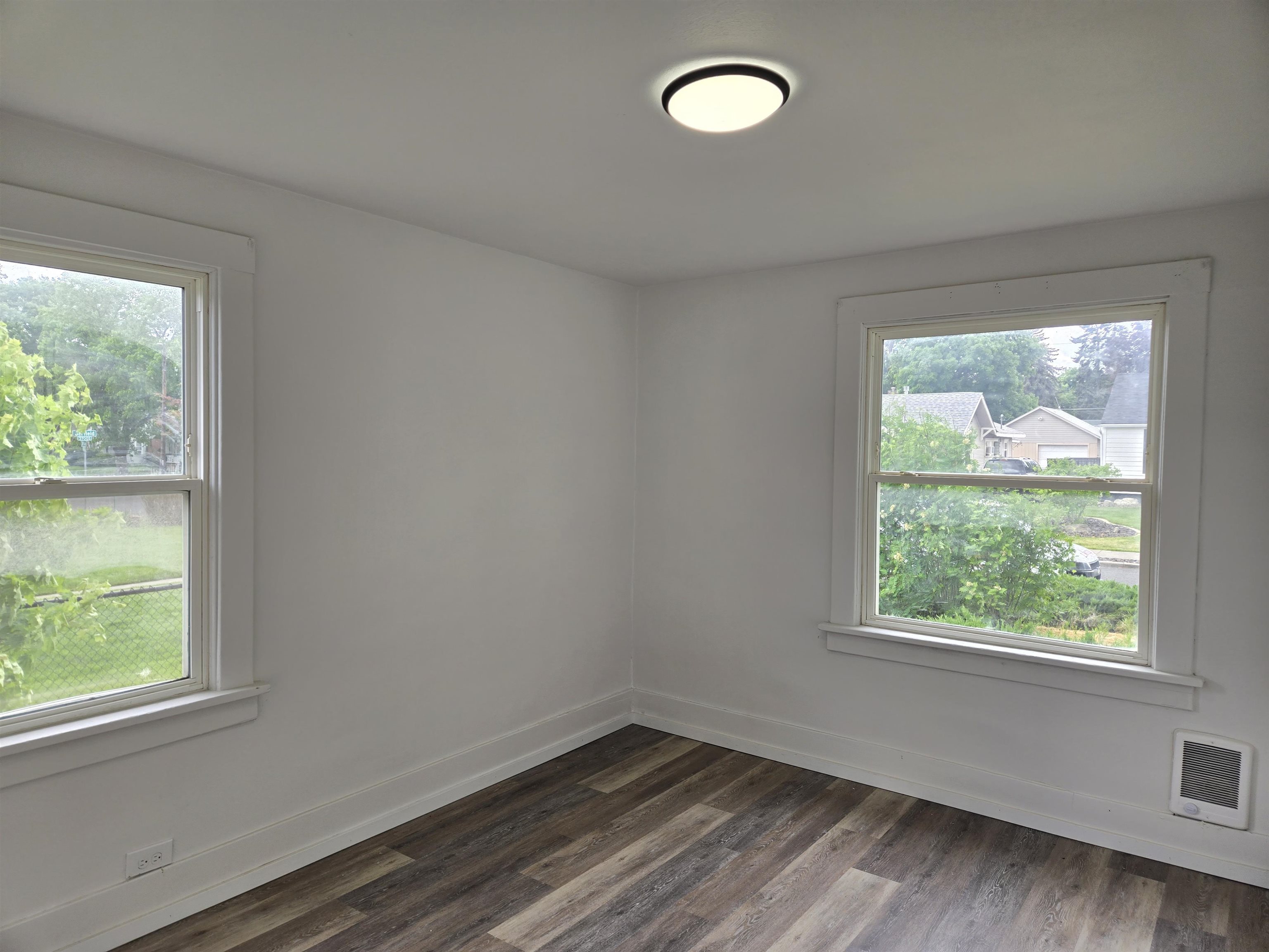 811 E 38TH Ave - Photo 10