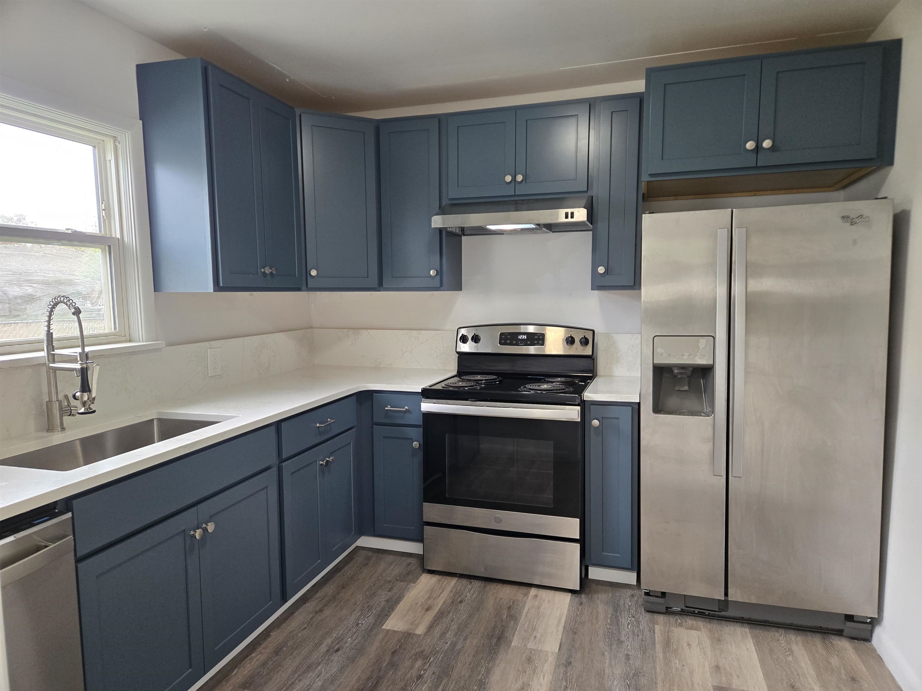811 E 38TH Ave - Photo 3