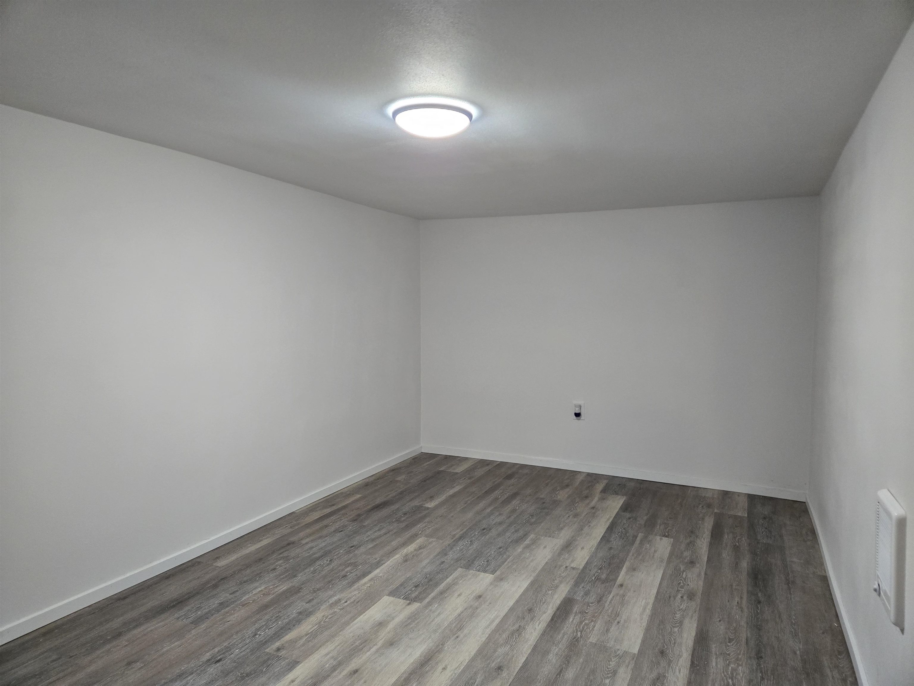 811 E 38TH Ave - Photo 12