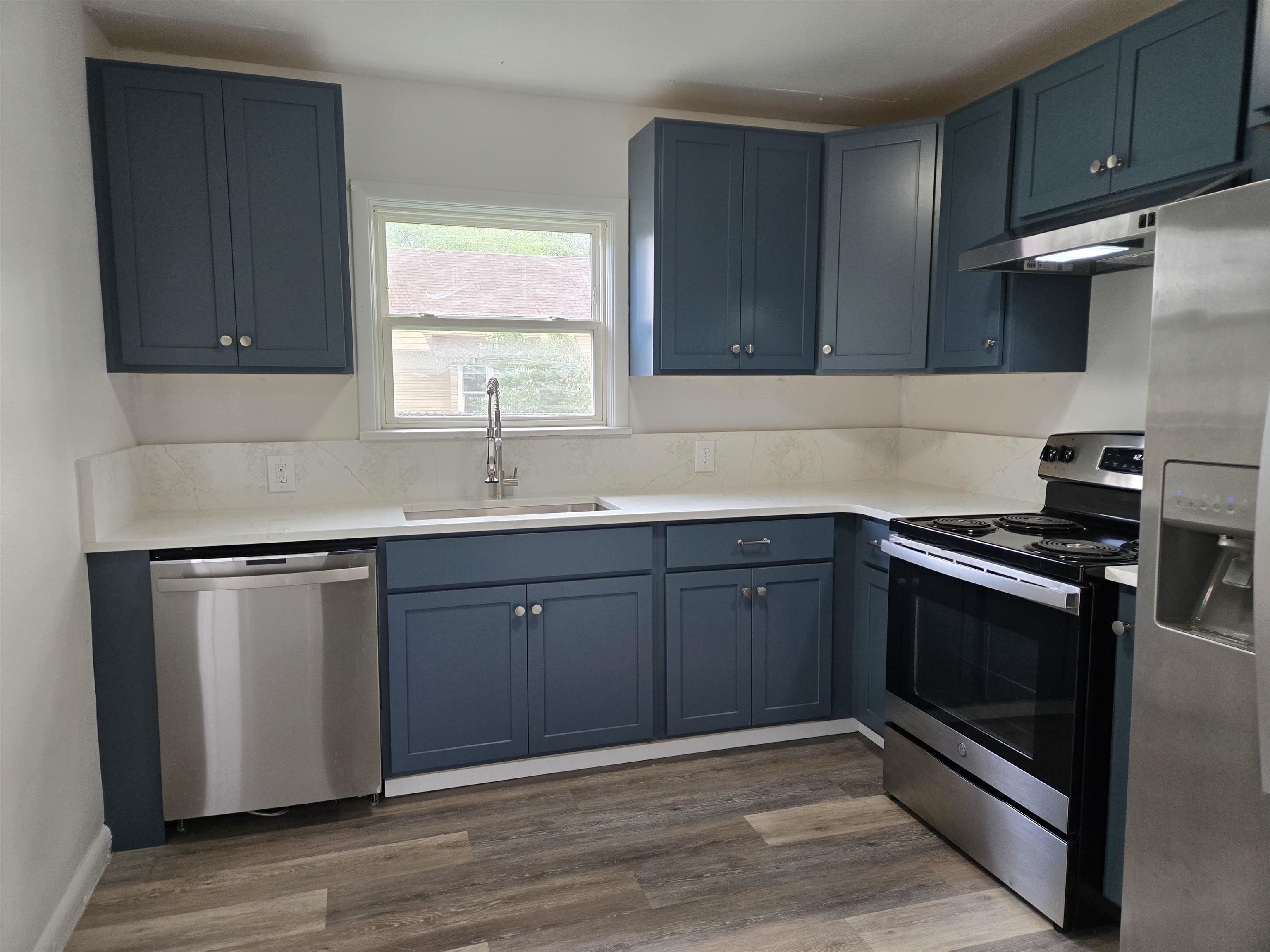 811 E 38TH Ave - Photo 4