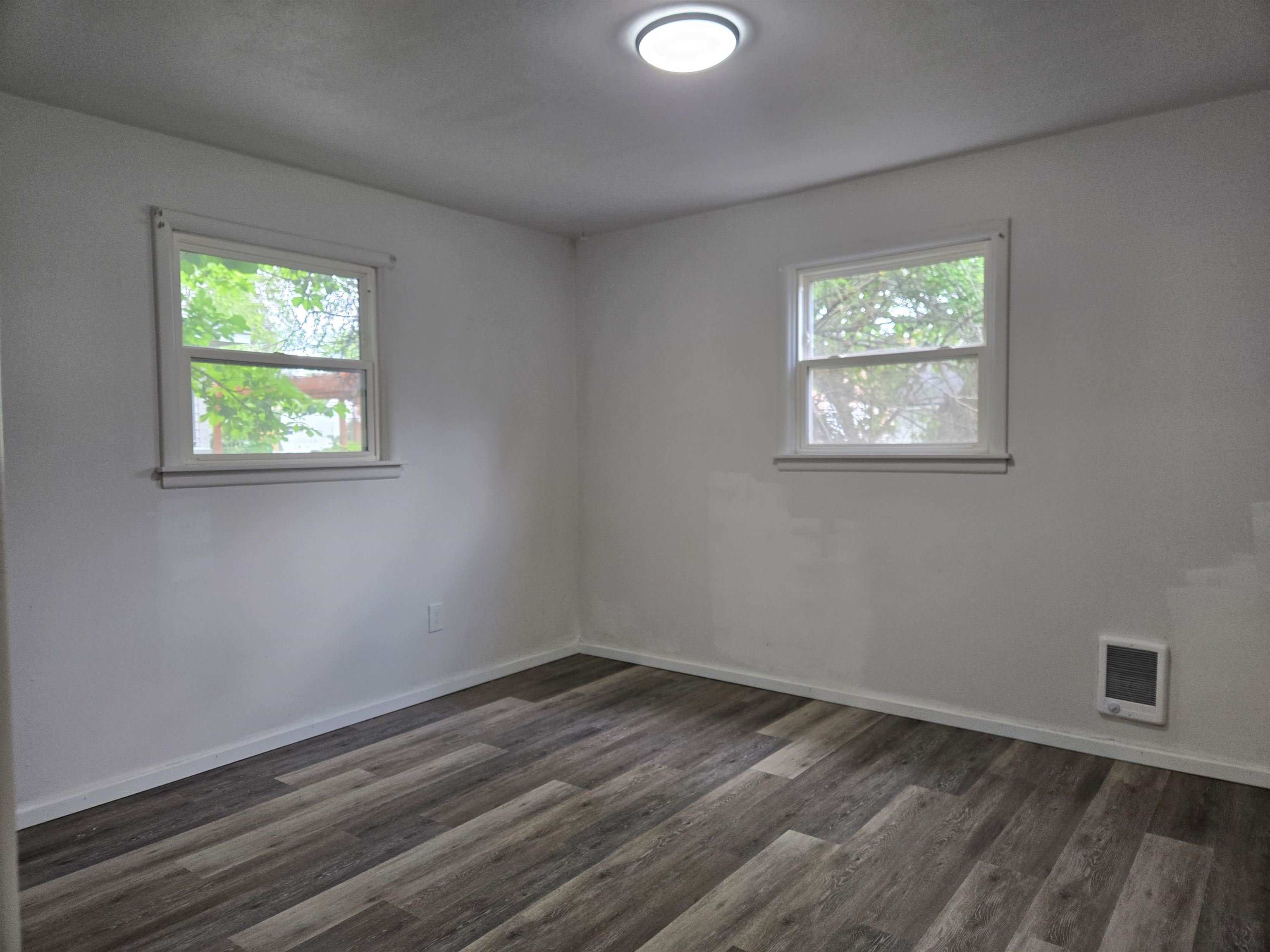 811 E 38TH Ave - Photo 11