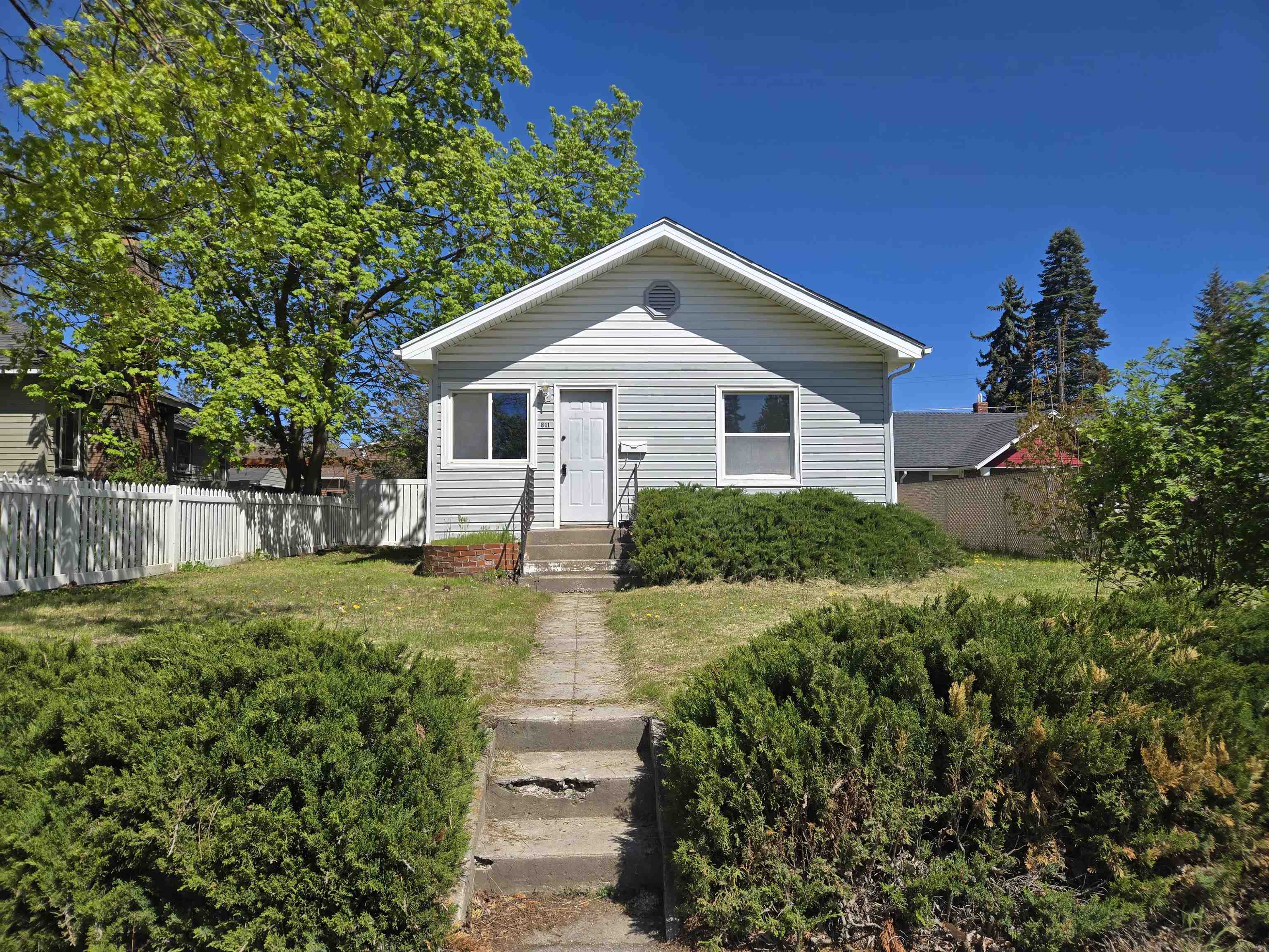 811 E 38TH Ave - Photo 1