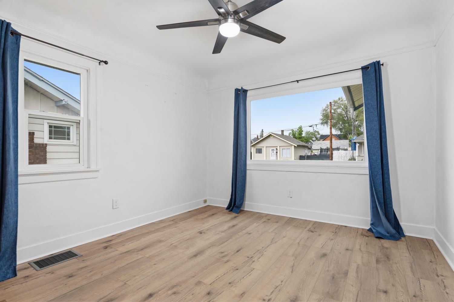 414 E Glass Ave - Photo 16