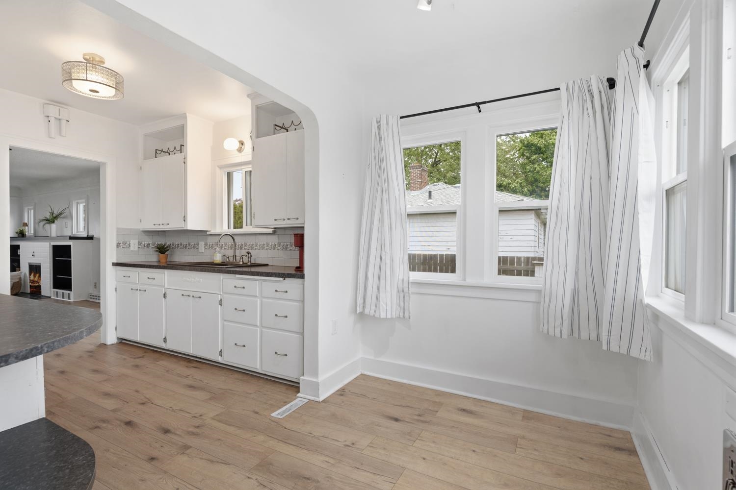 414 E Glass Ave - Photo 10