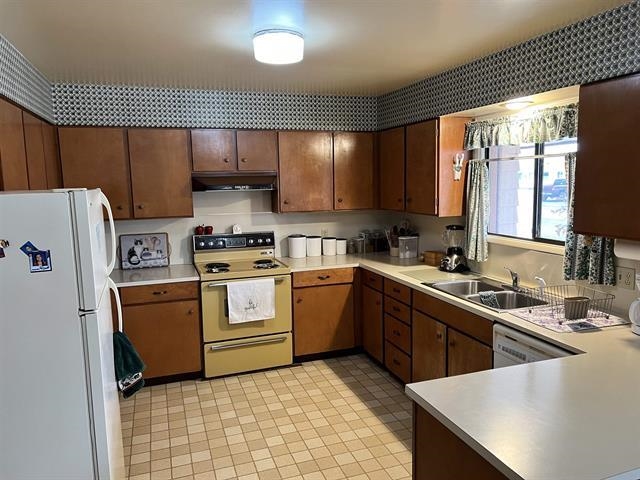 1101 E Dobson Rd - Photo 3