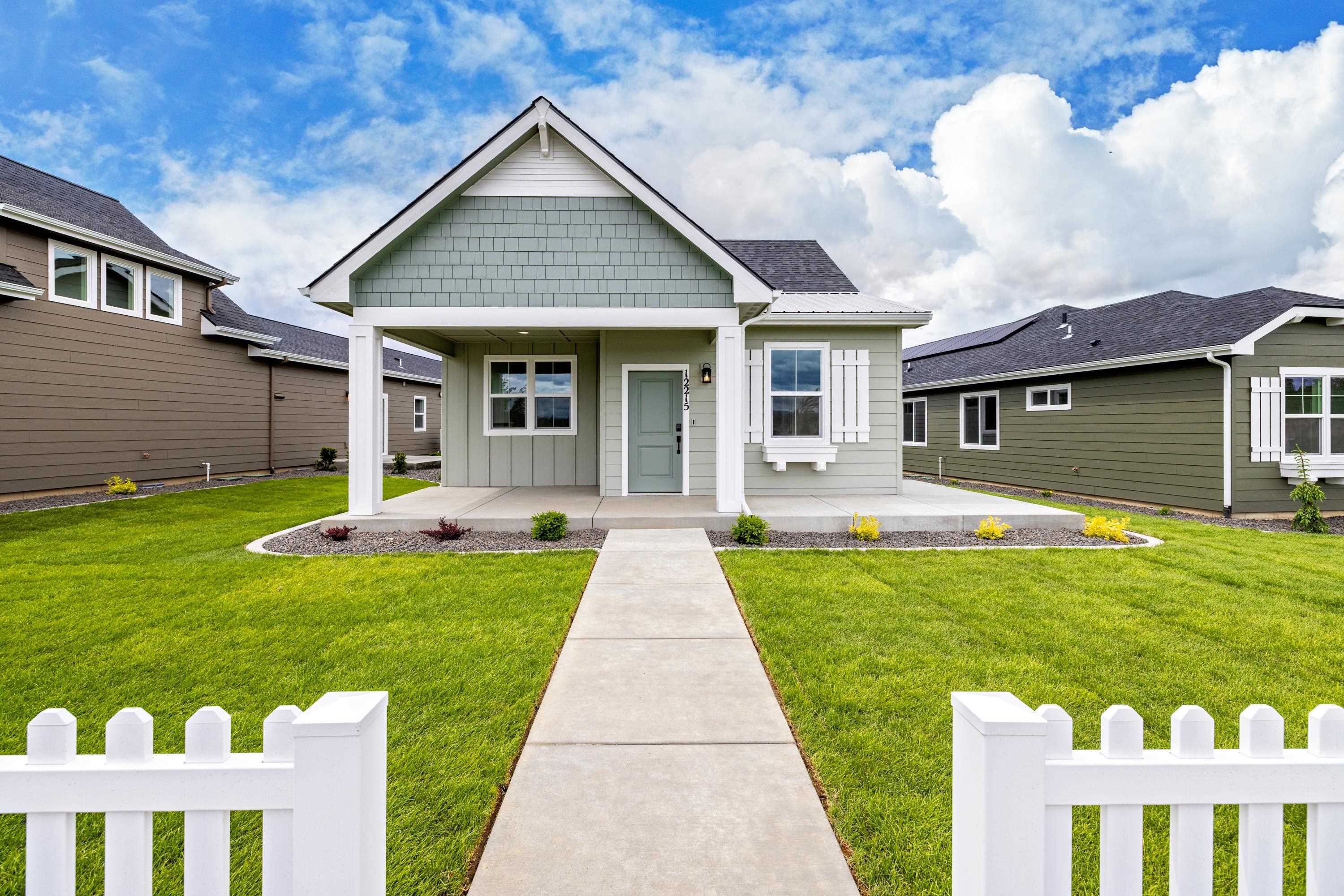 12215 N Dupont Dr - Photo 1
