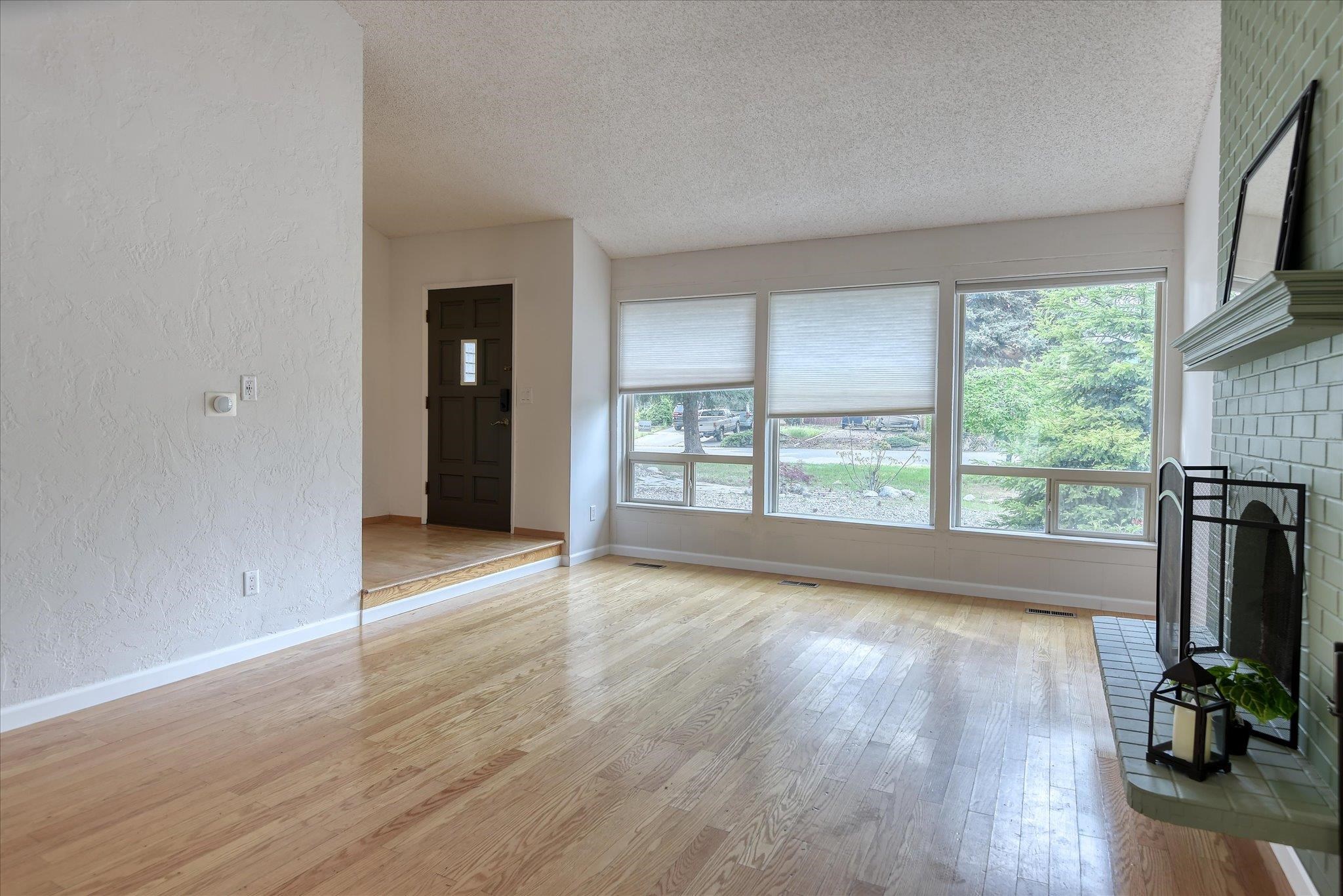 2317 S April Ct - Photo 6
