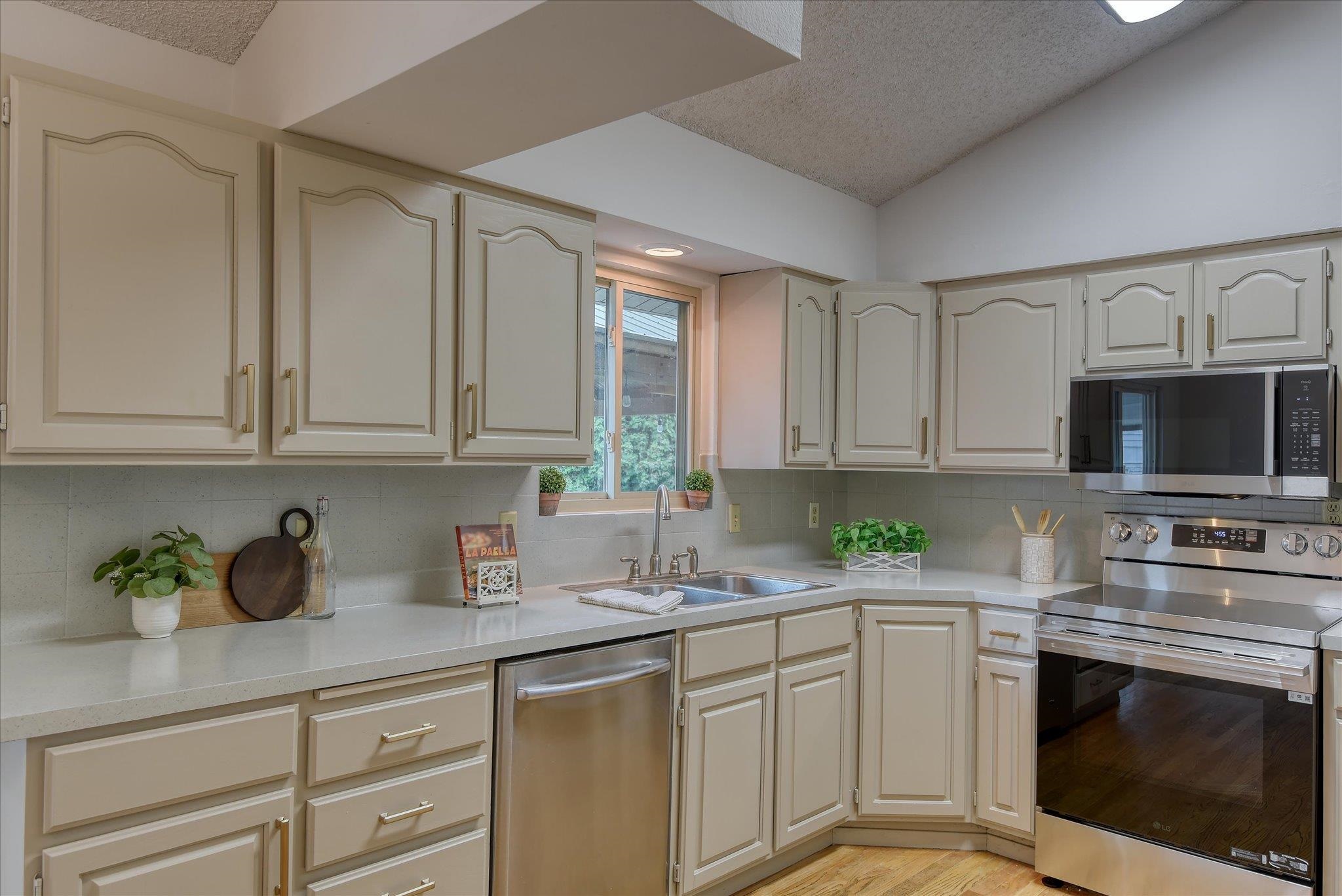 2317 S April Ct - Photo 13