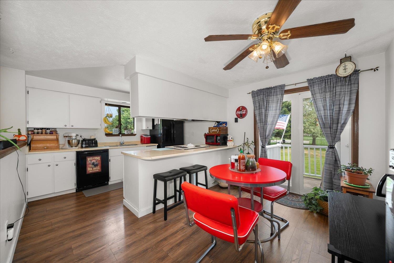 1514 E 4th St - Photo 6