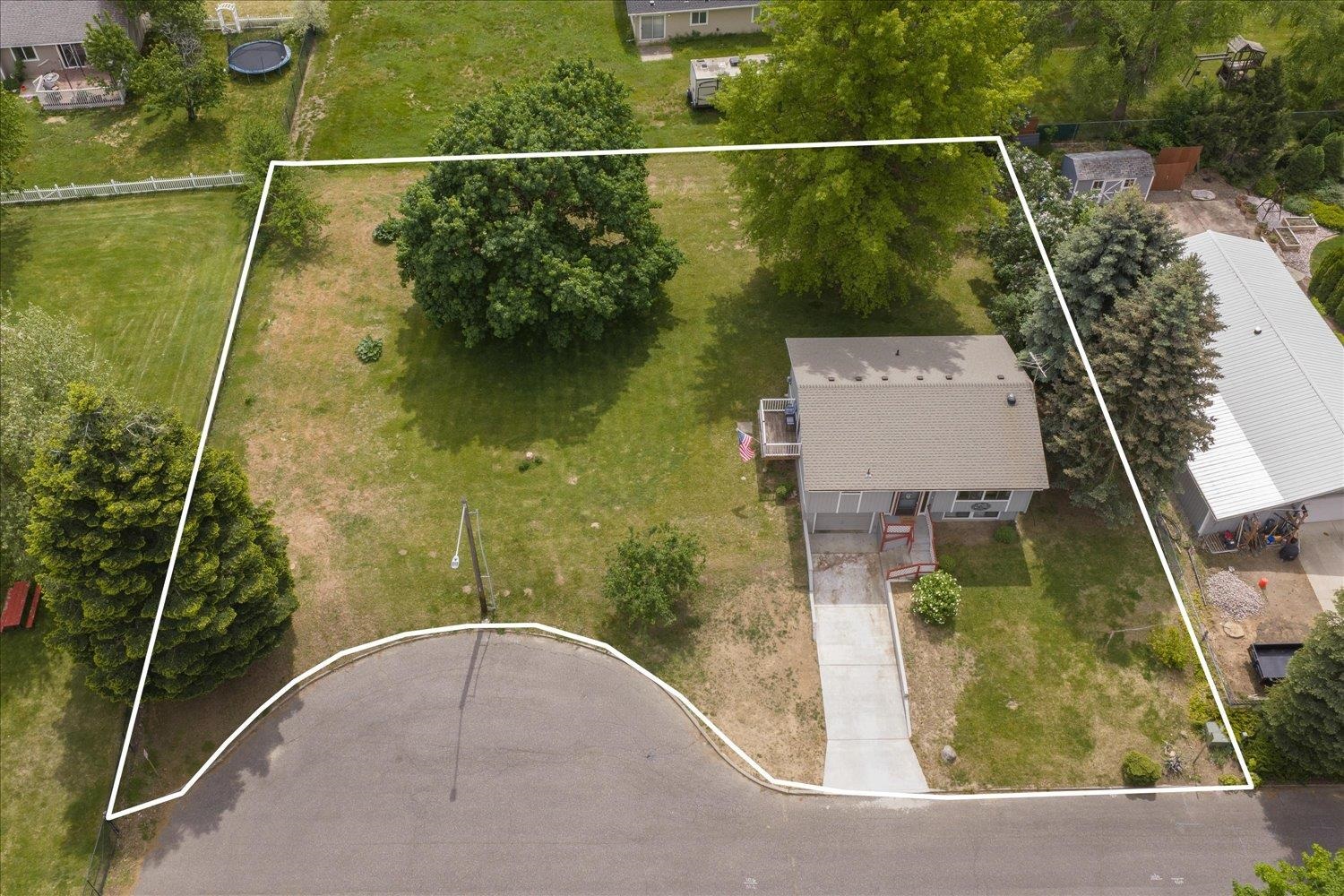 1514 E 4th St - Photo 33