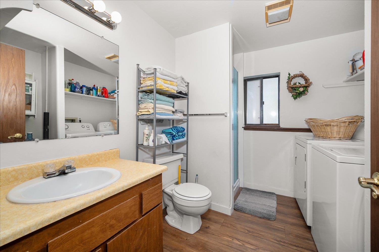 1514 E 4th St - Photo 23