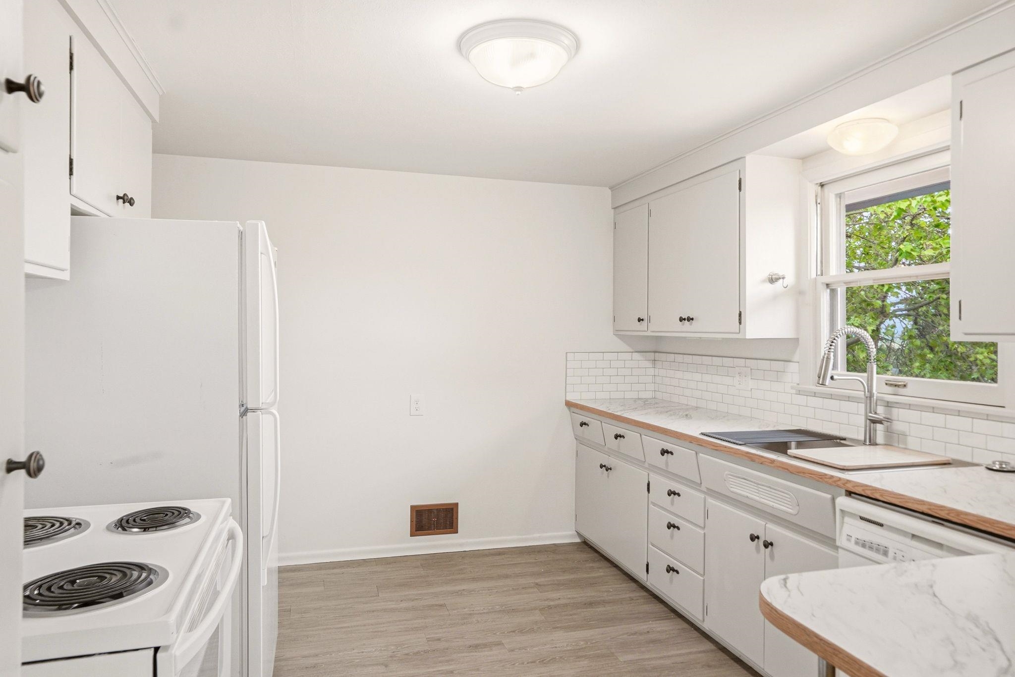 3703 E 18th Ave - Photo 6