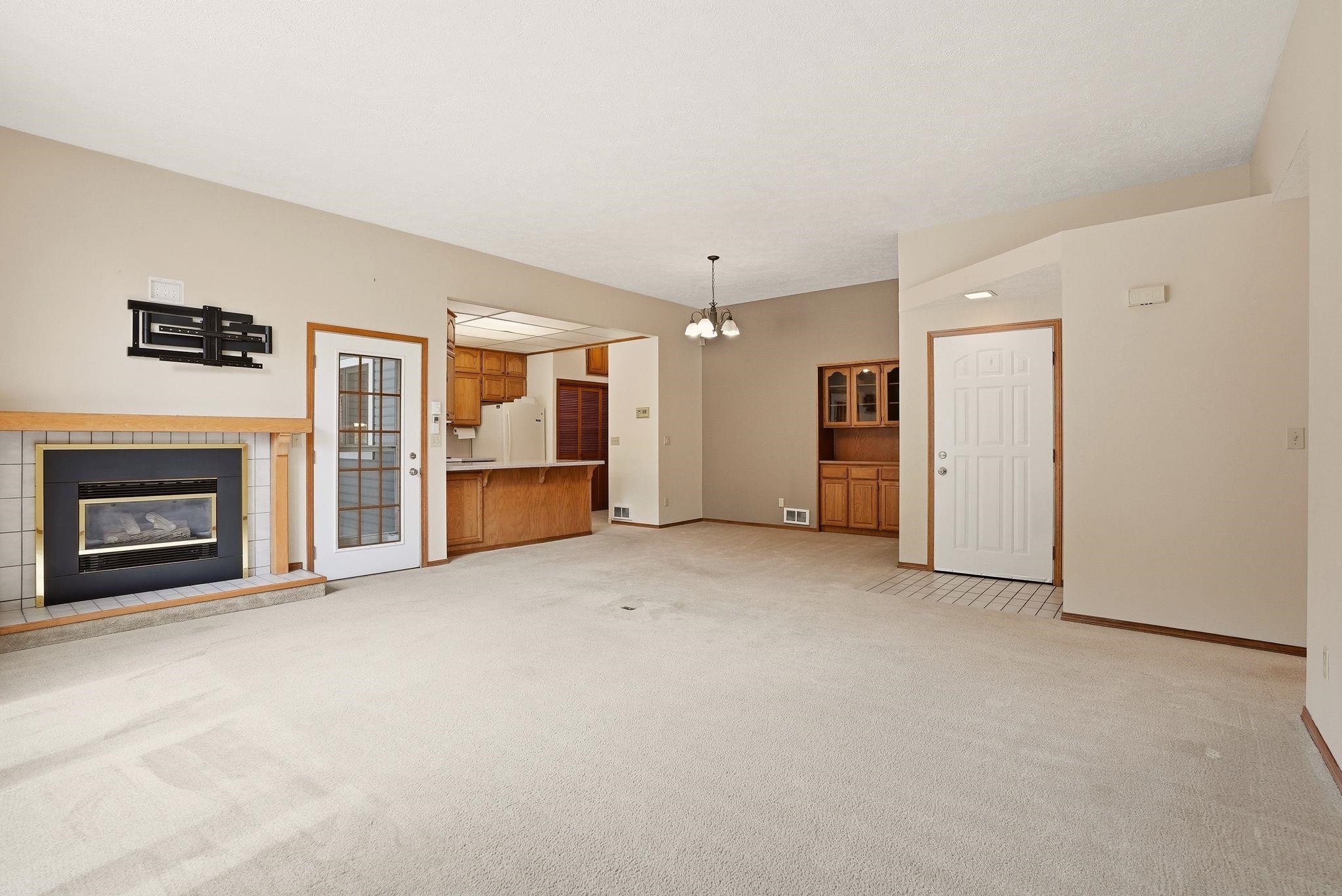 10610 E Nixon Ln - Photo 4