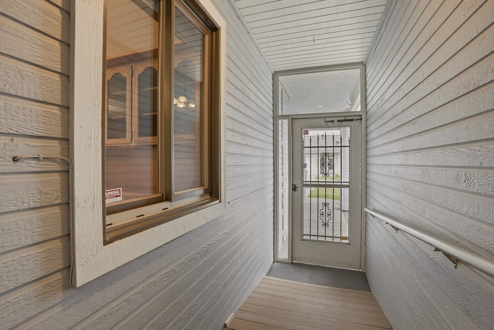 10610 E Nixon Ln - Photo 3