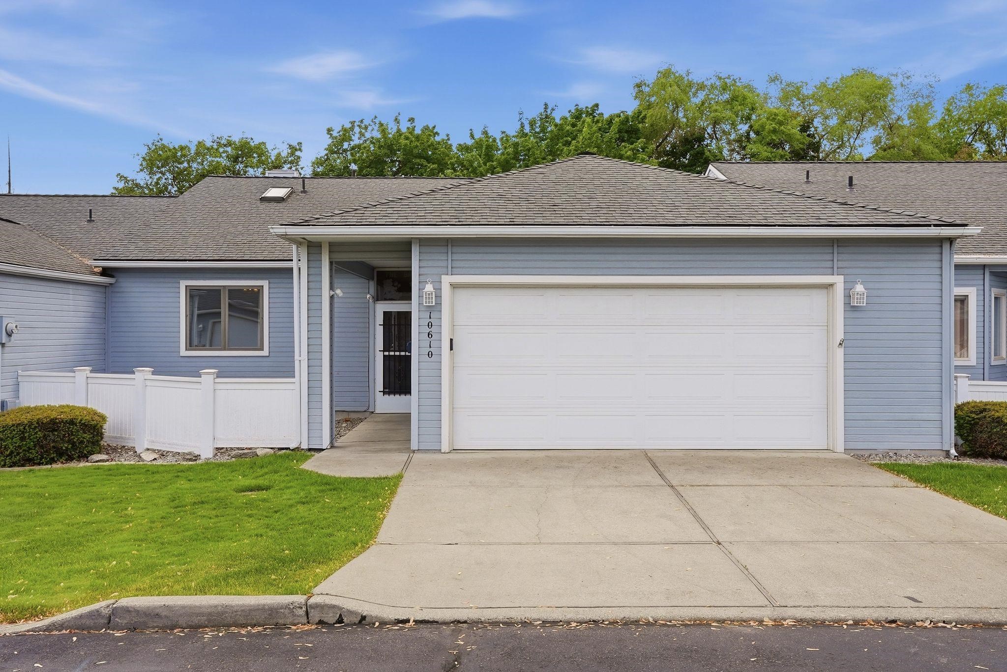 10610 E Nixon Ln - Photo 2