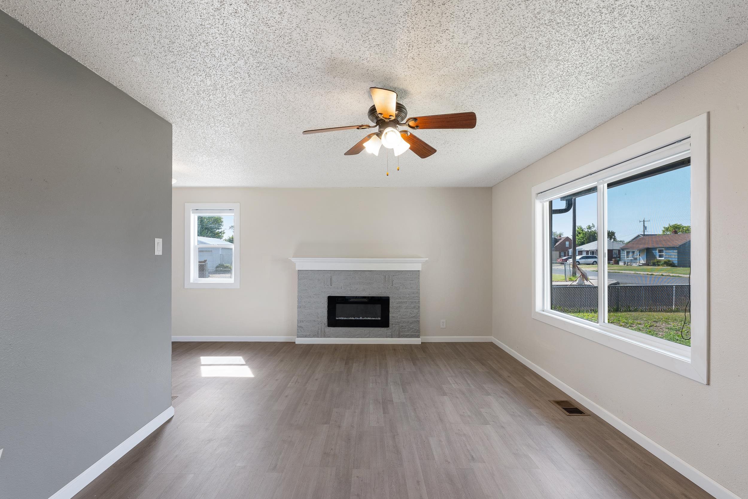 2304 E Rockwell Ave - Photo 4