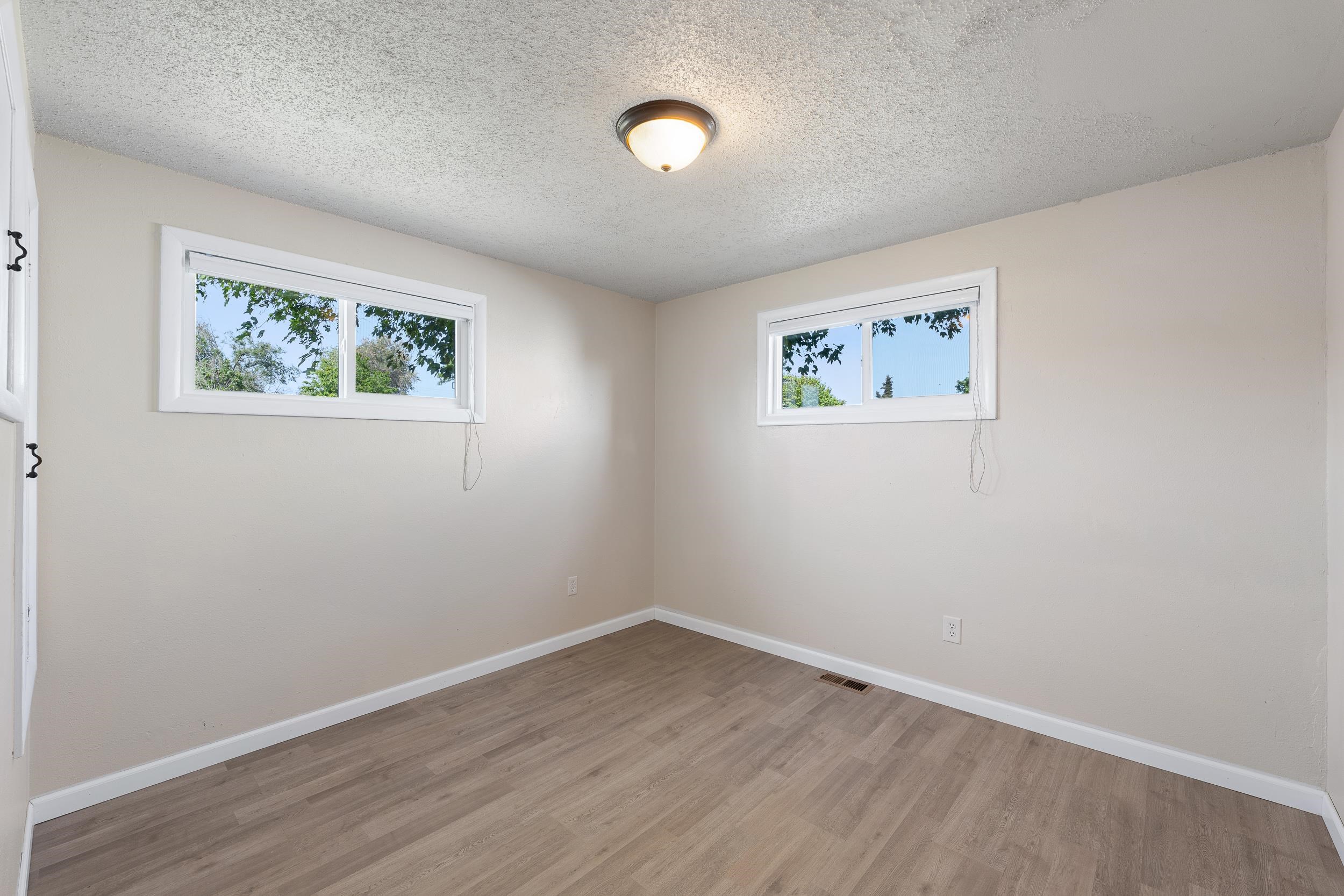 2304 E Rockwell Ave - Photo 11