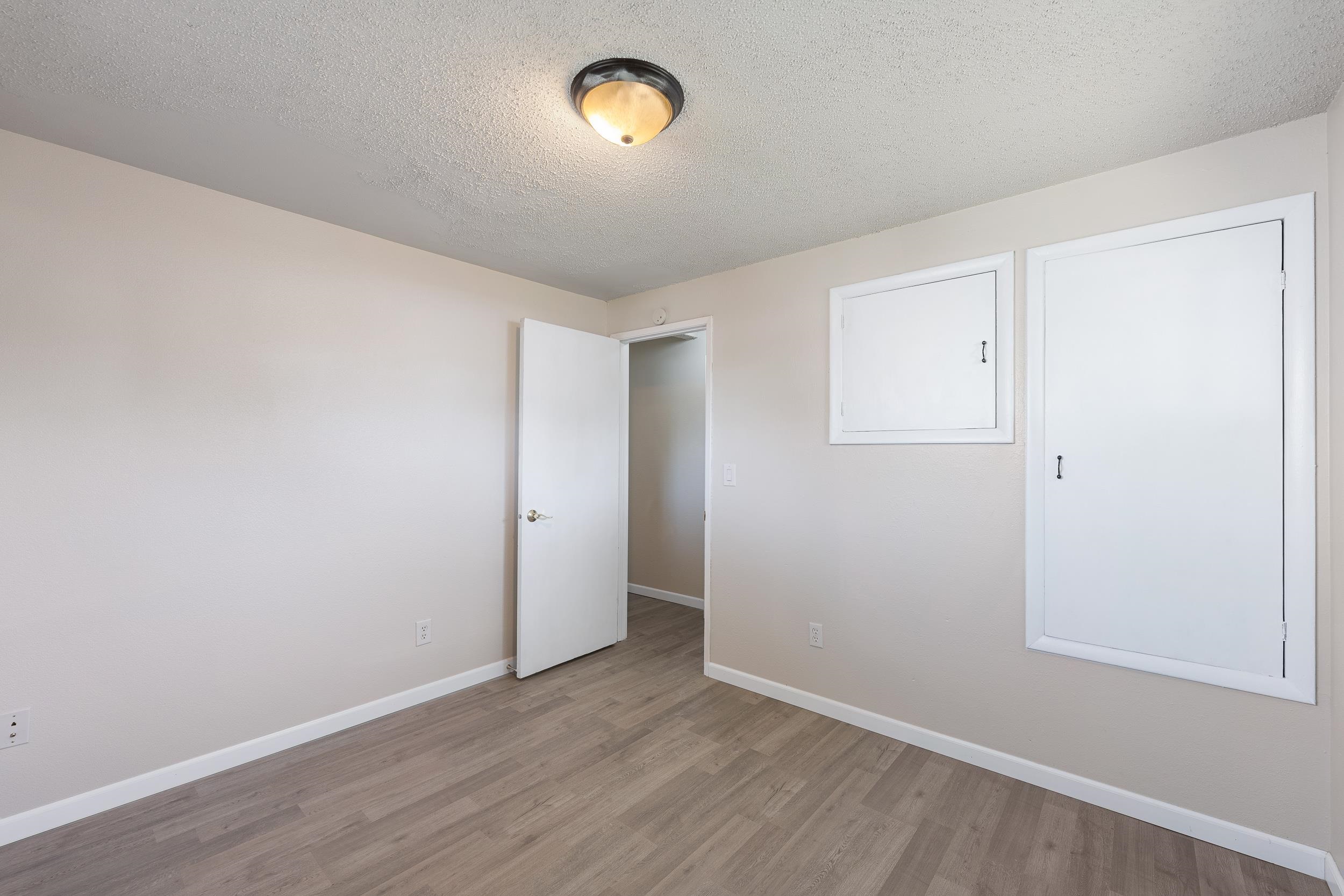2304 E Rockwell Ave - Photo 12