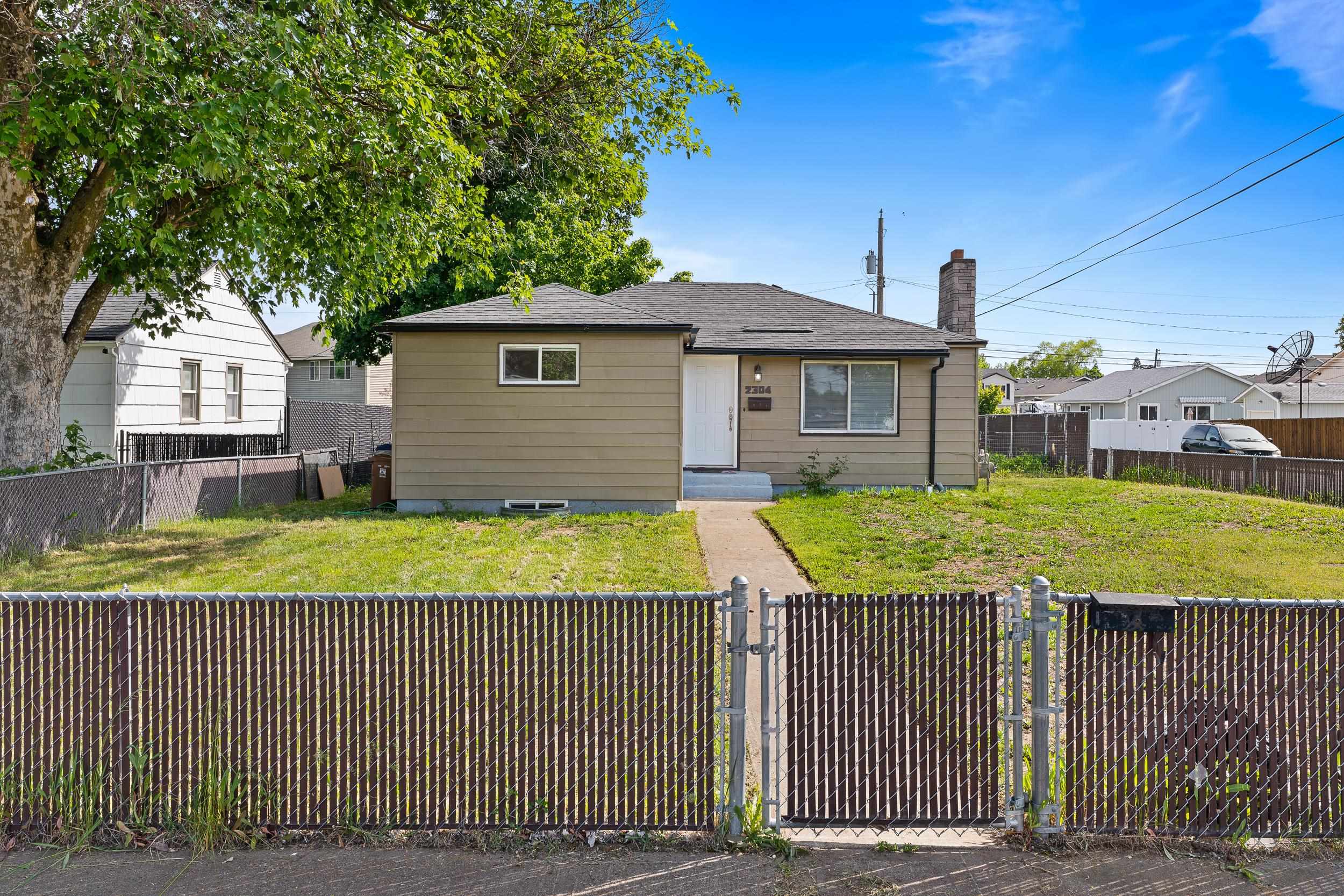 2304 E Rockwell Ave - Photo 2