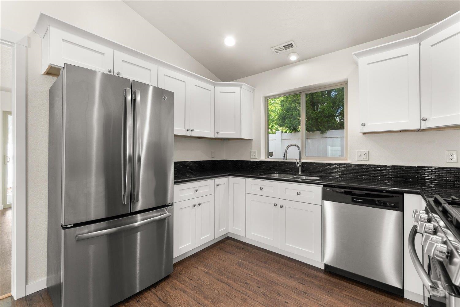 10329 E 5th Ln - Photo 4