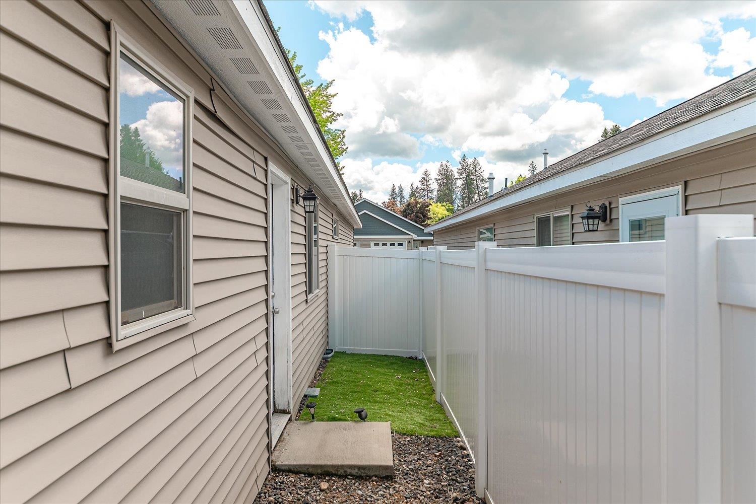 10329 E 5th Ln - Photo 31