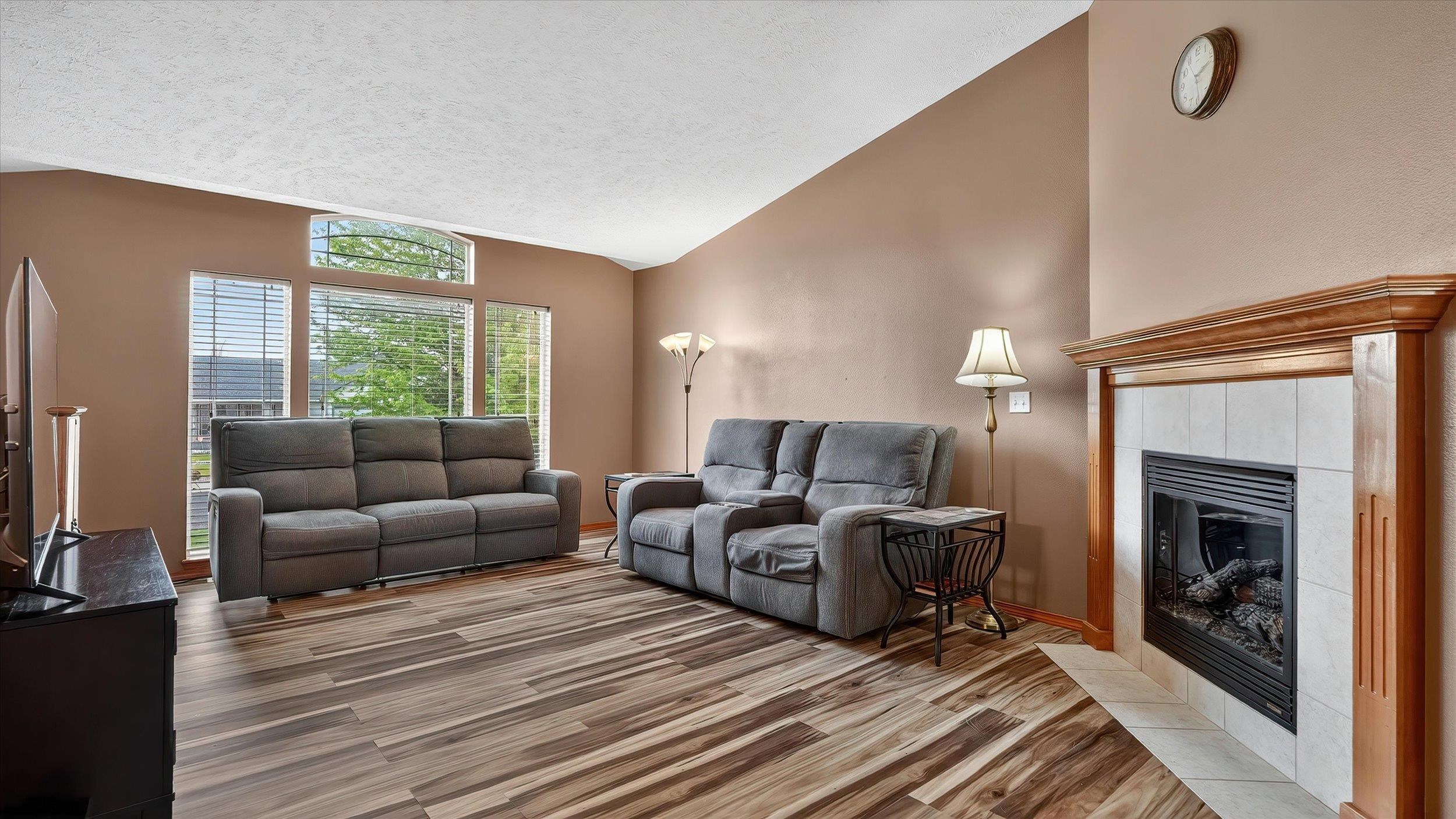 17821 N Colfax St - Photo 9
