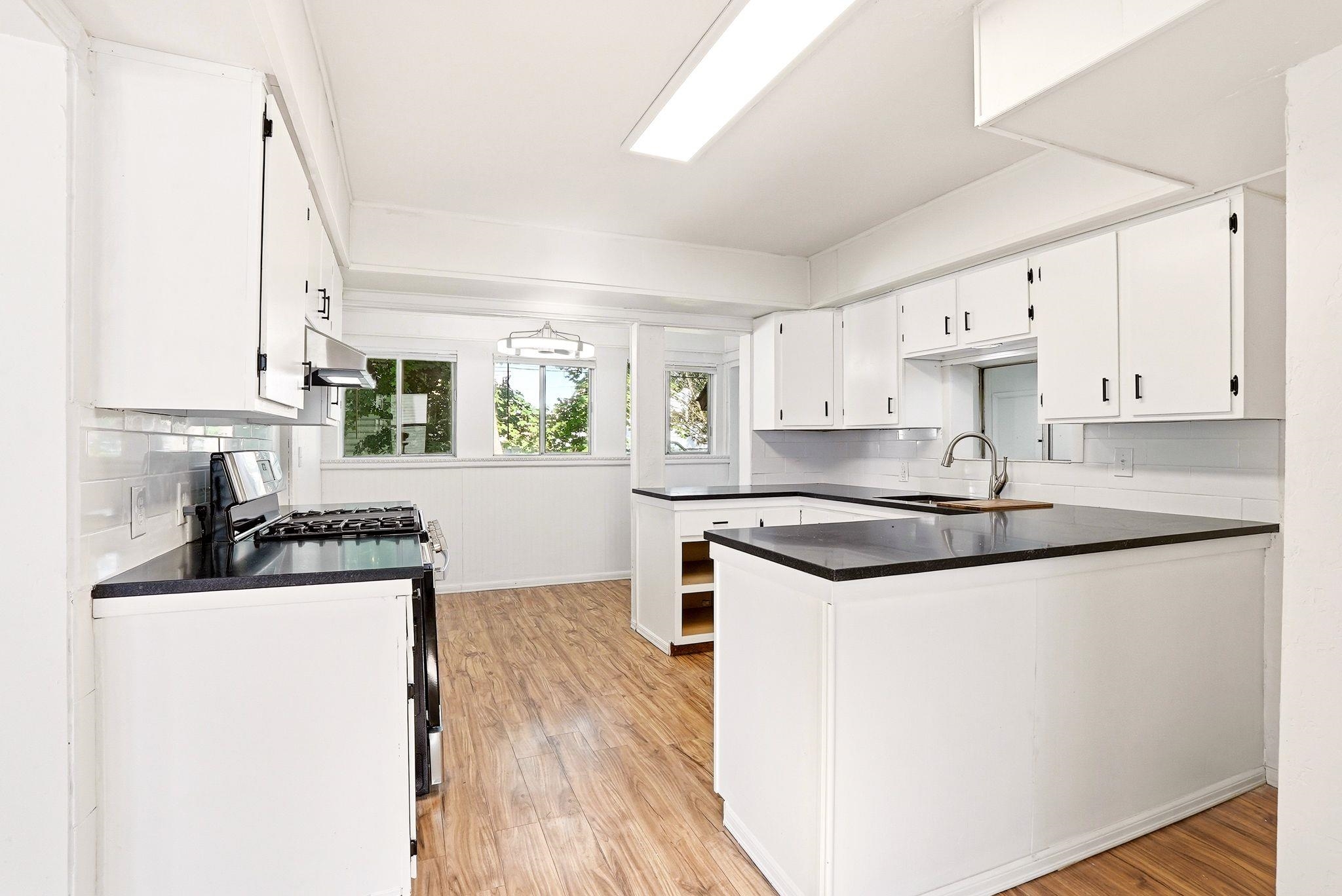 2123 E 6th Ave - Photo 4