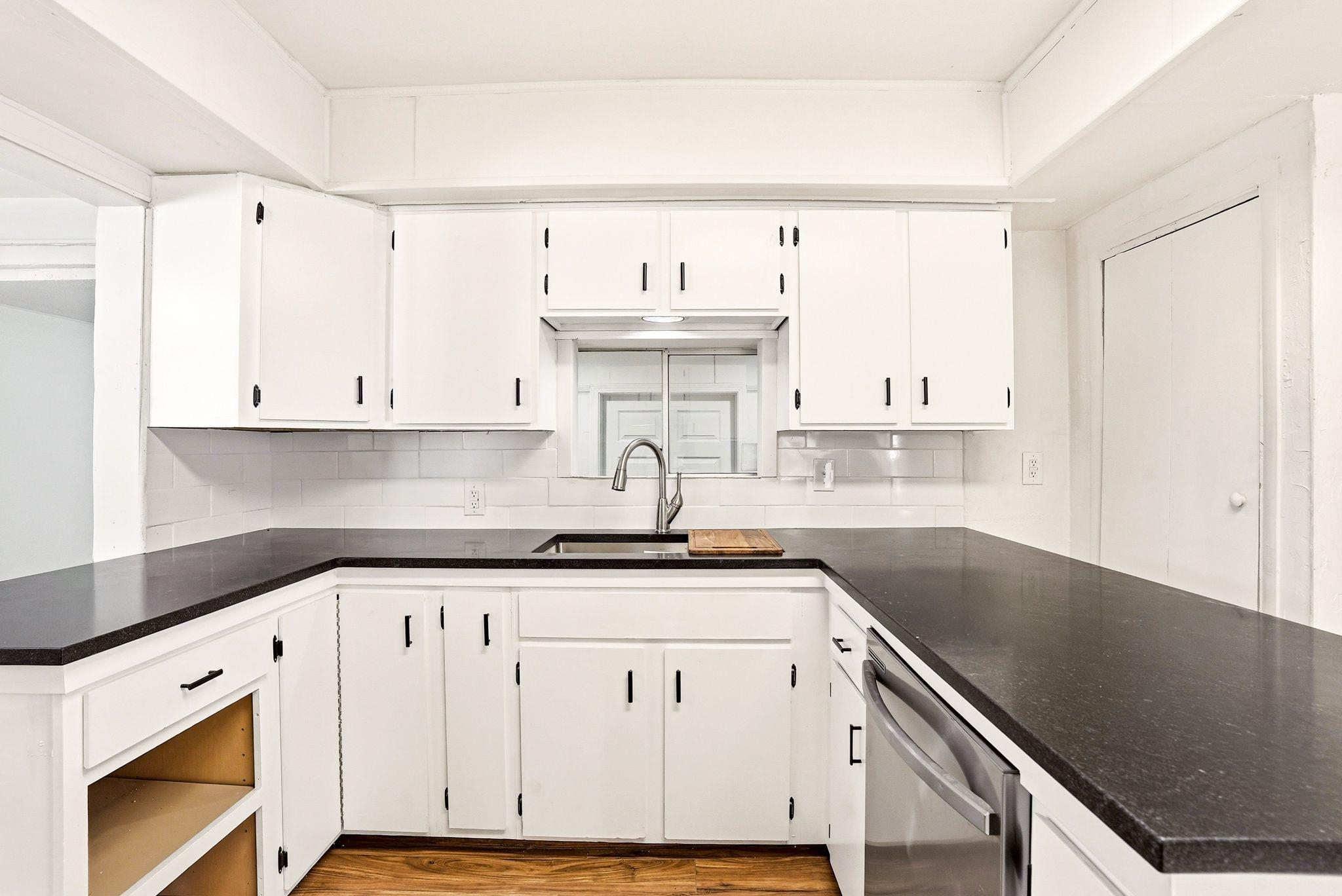 2123 E 6th Ave - Photo 5
