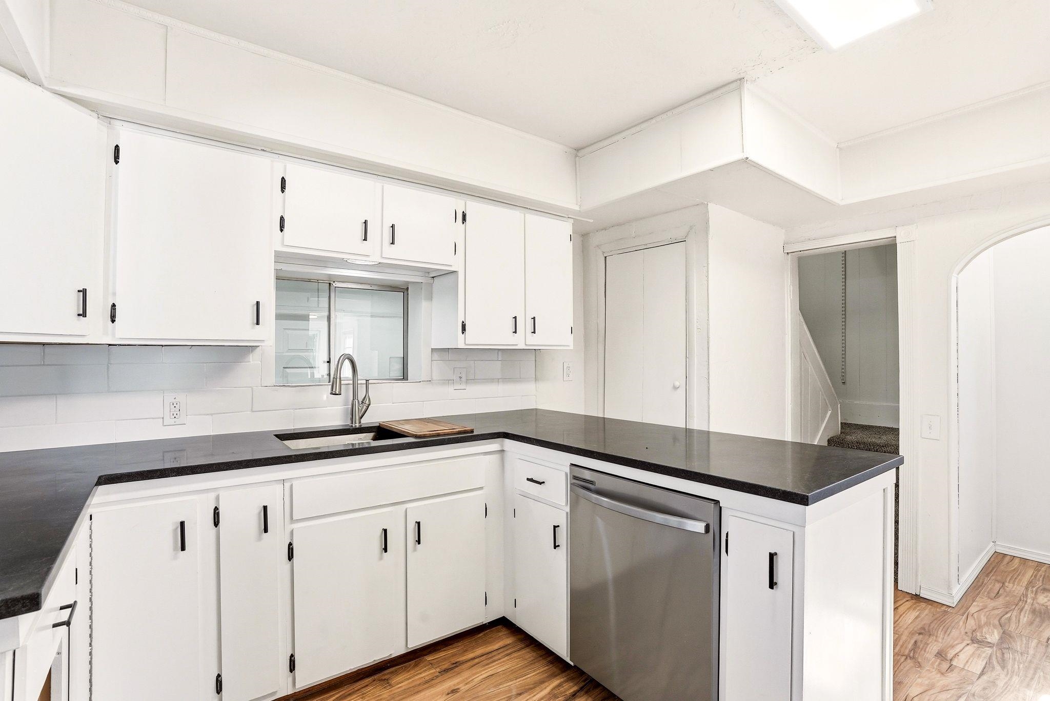2123 E 6th Ave - Photo 7