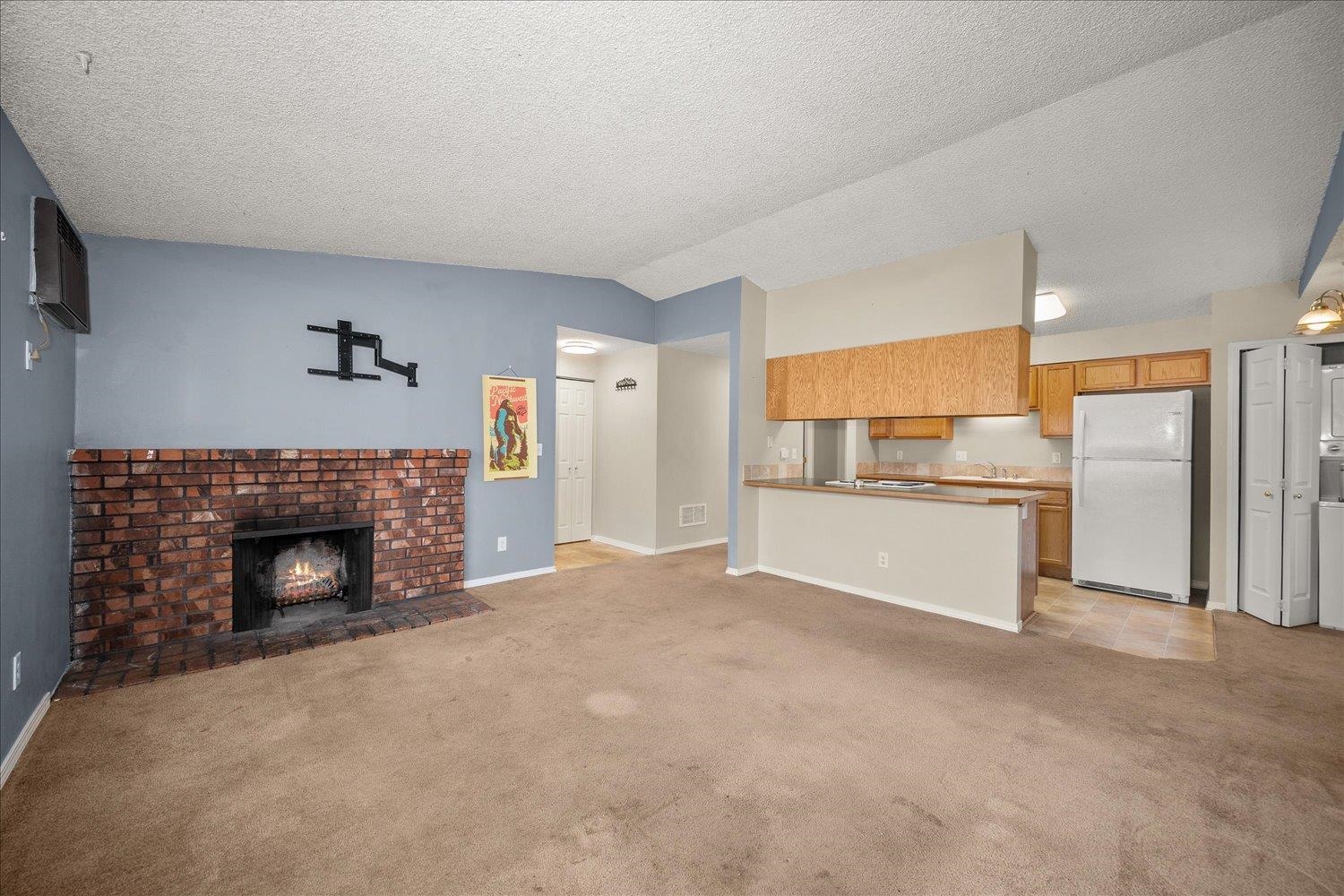 306 E Weile Ave - Photo 2