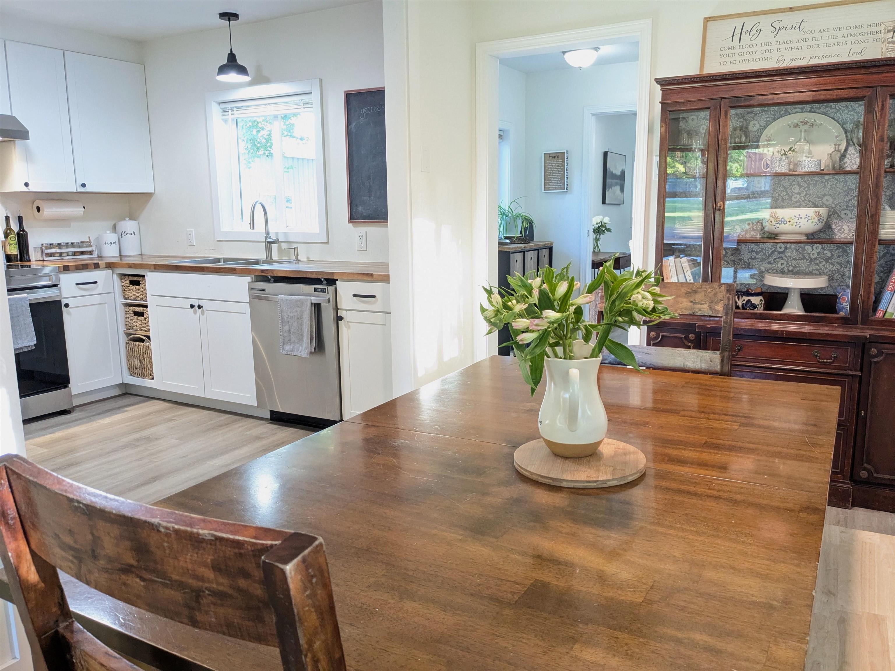 214 E C St - Photo 12