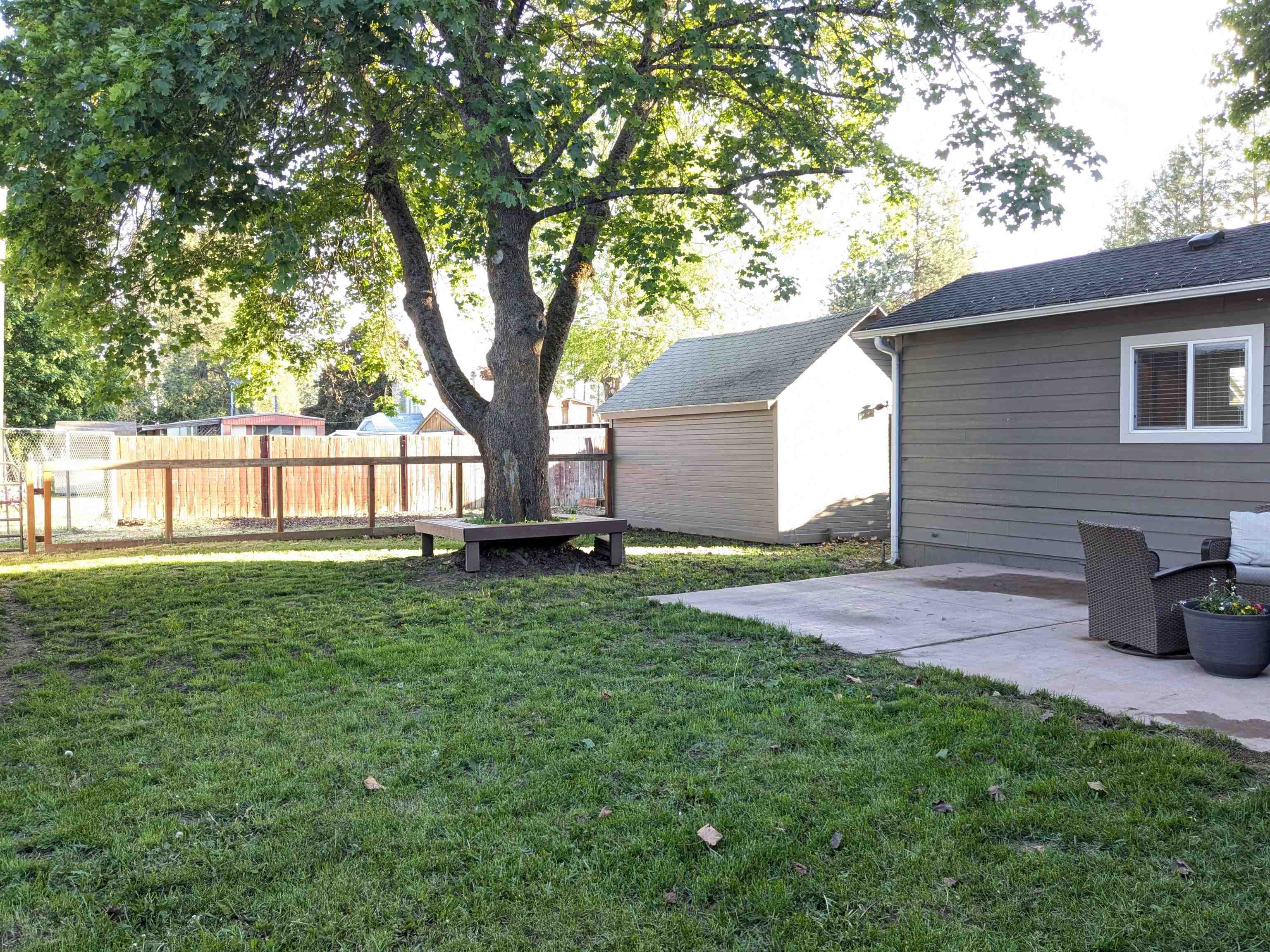 214 E C St - Photo 29