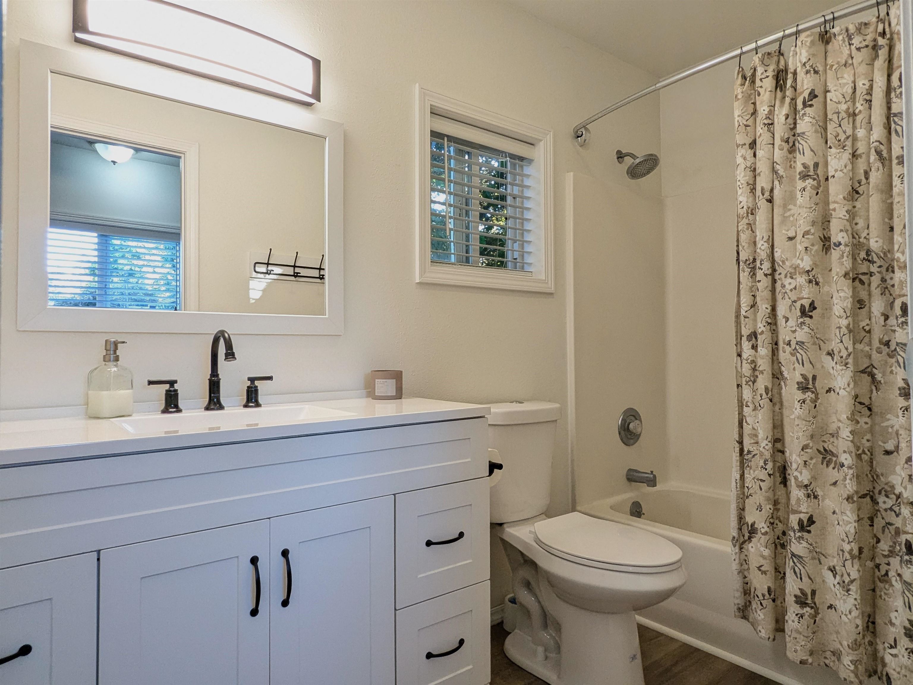 214 E C St - Photo 19