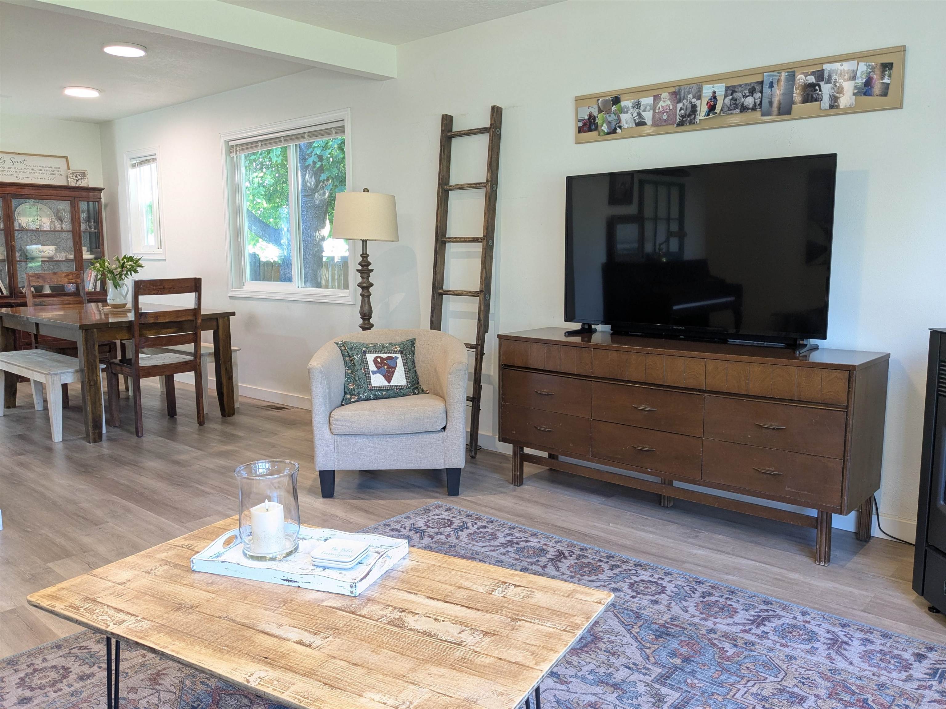 214 E C St - Photo 10