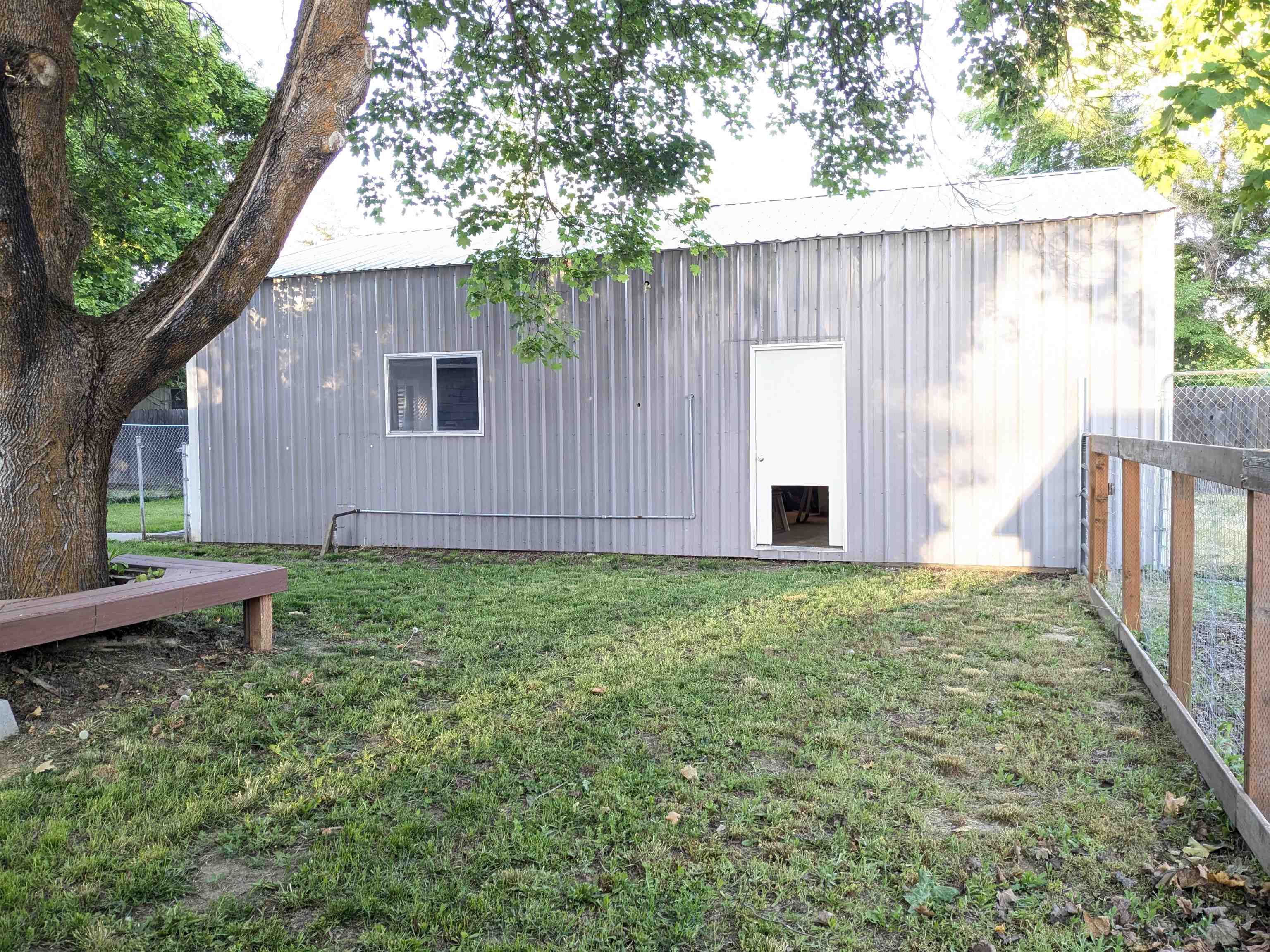 214 E C St - Photo 33