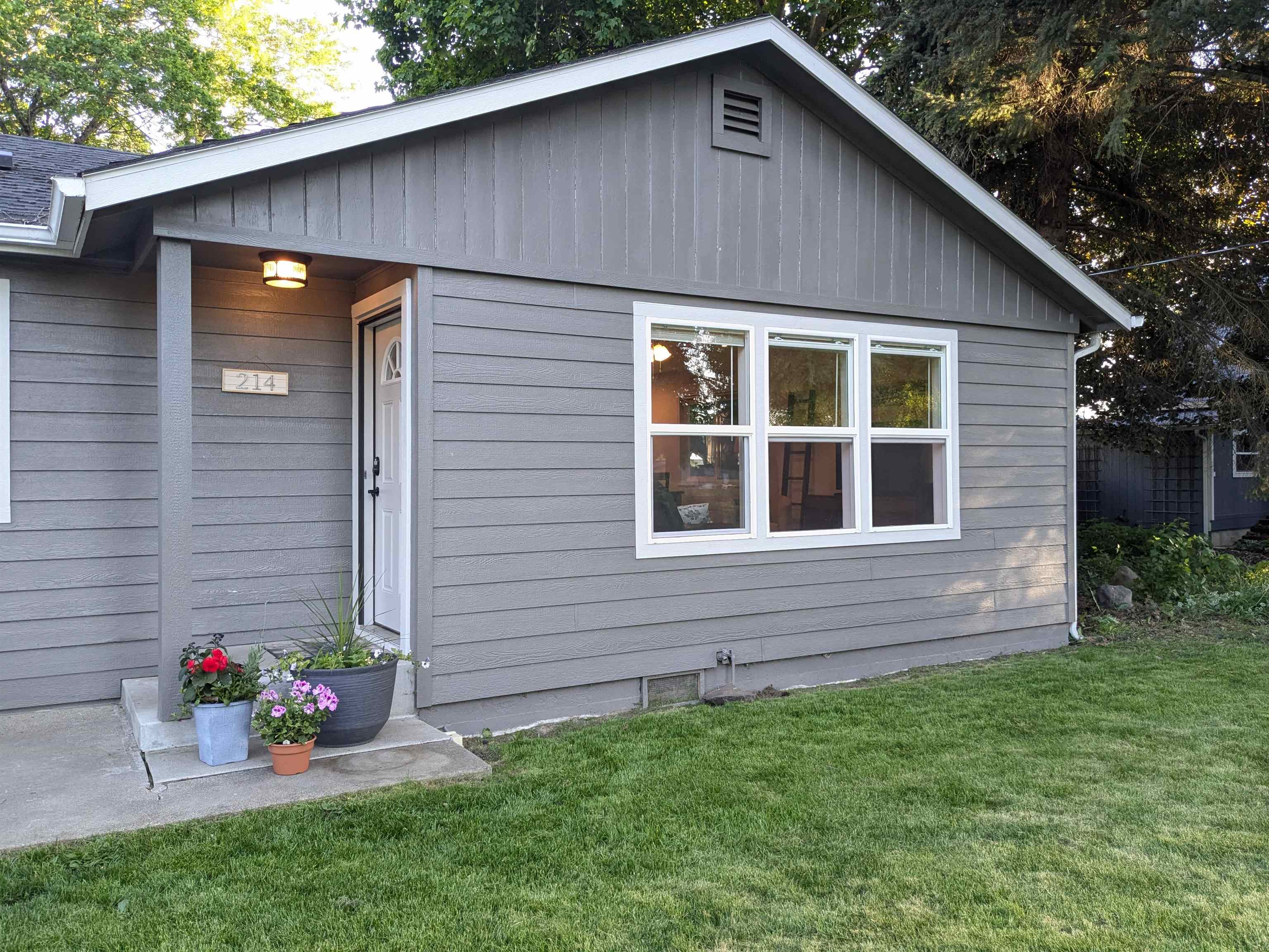214 E C St - Photo 40