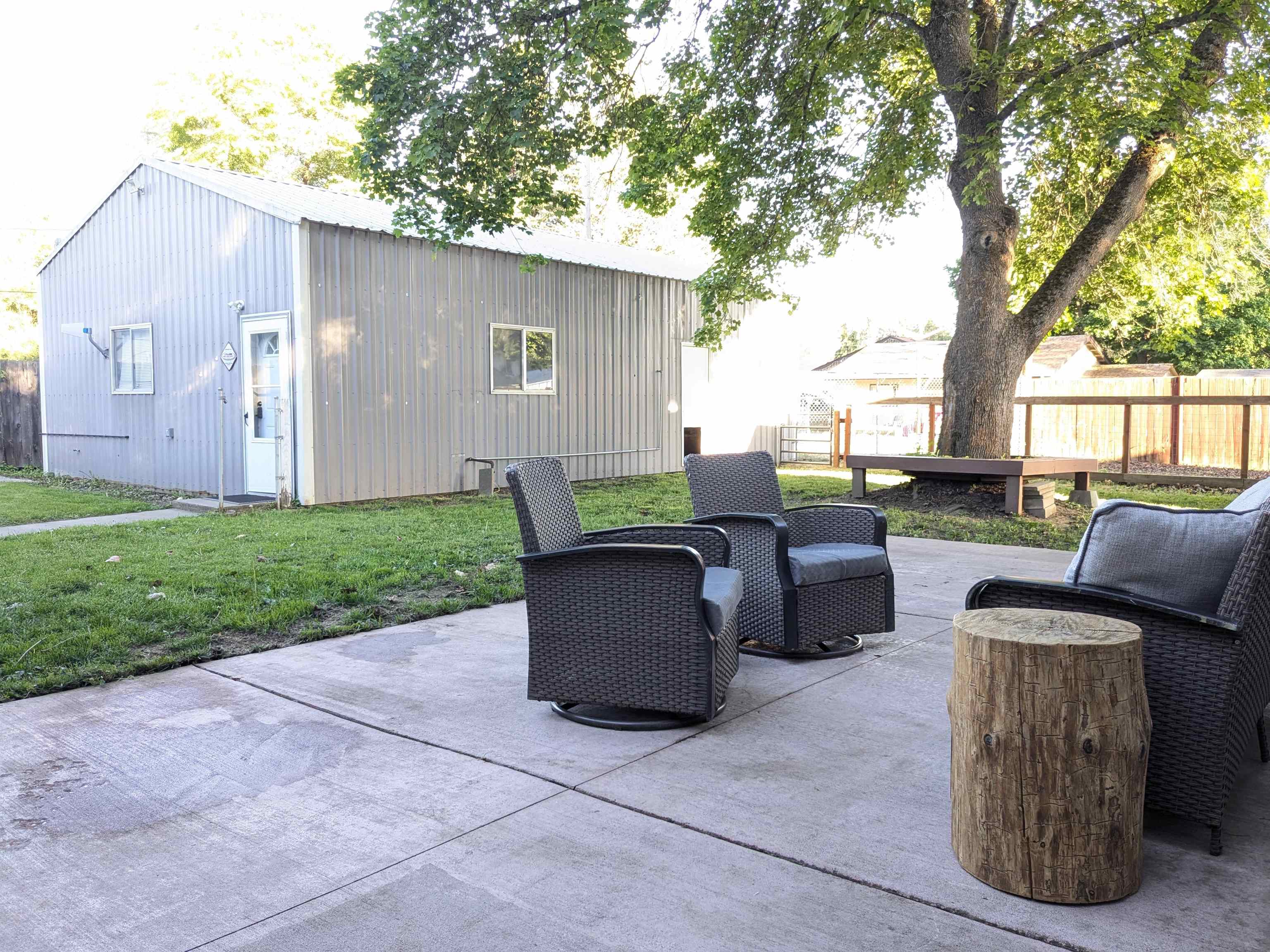 214 E C St - Photo 6