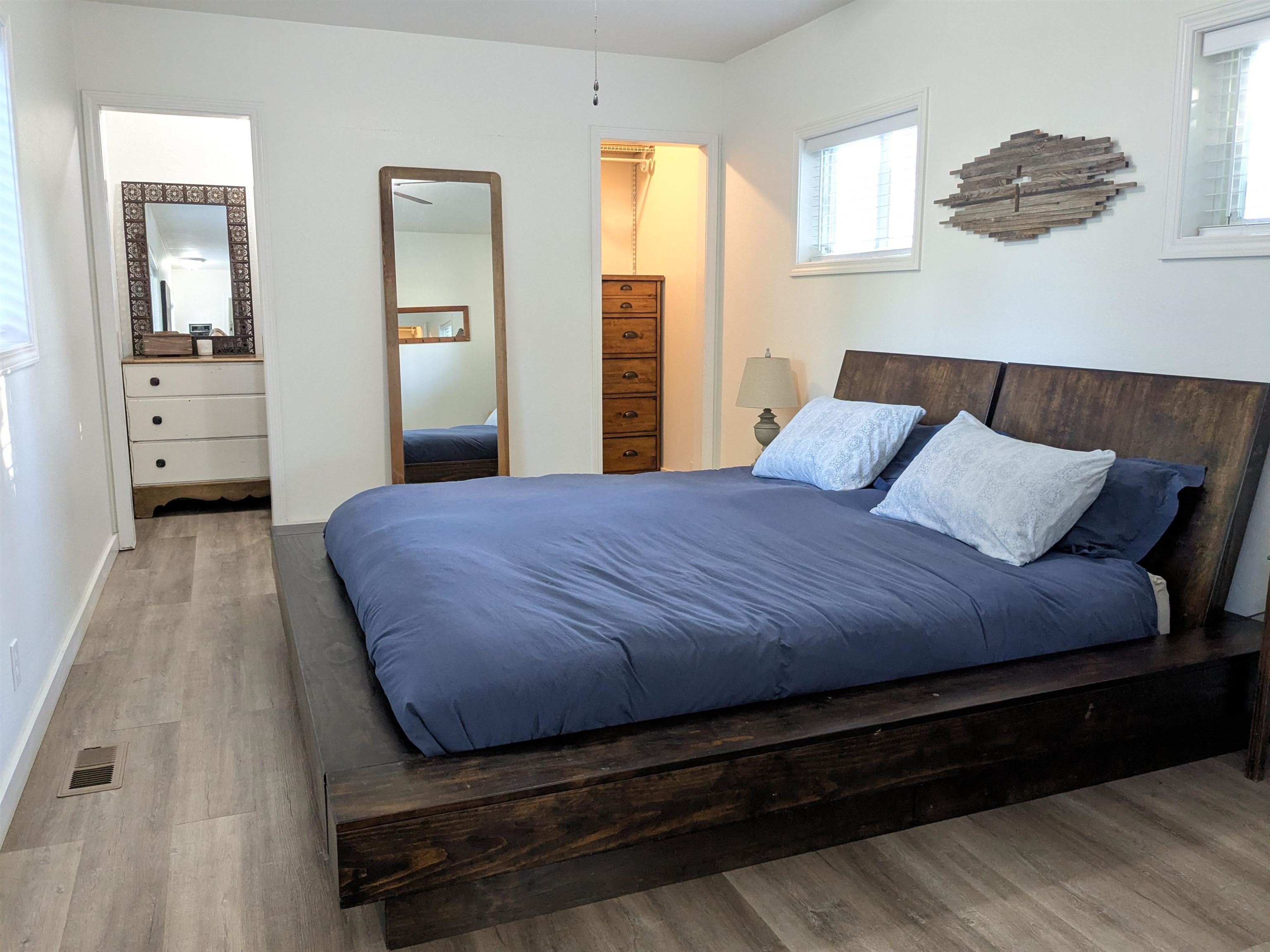 214 E C St - Photo 4