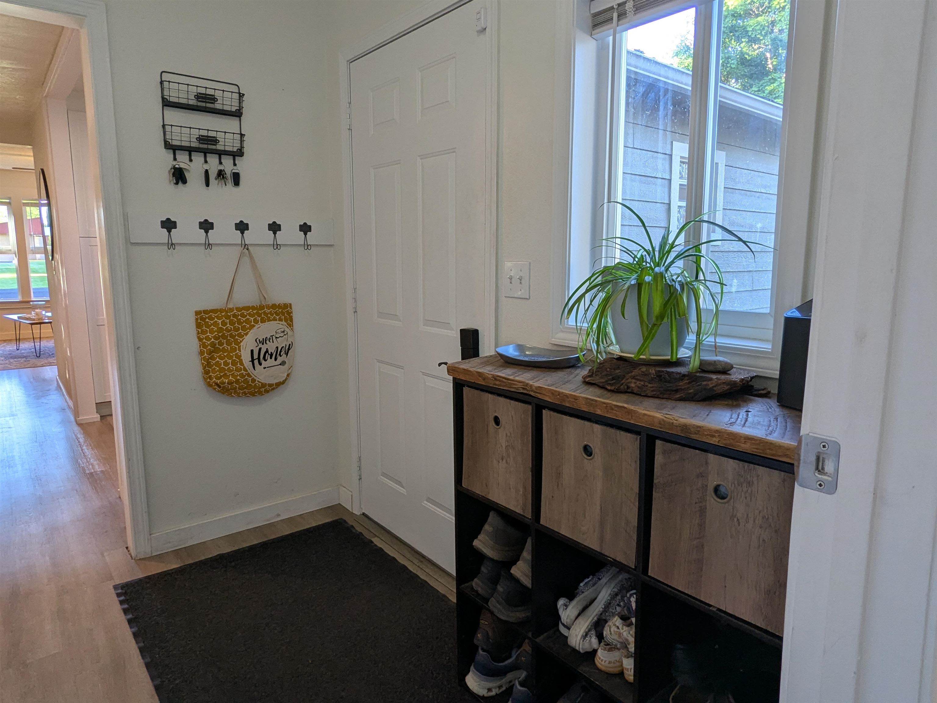 214 E C St - Photo 28